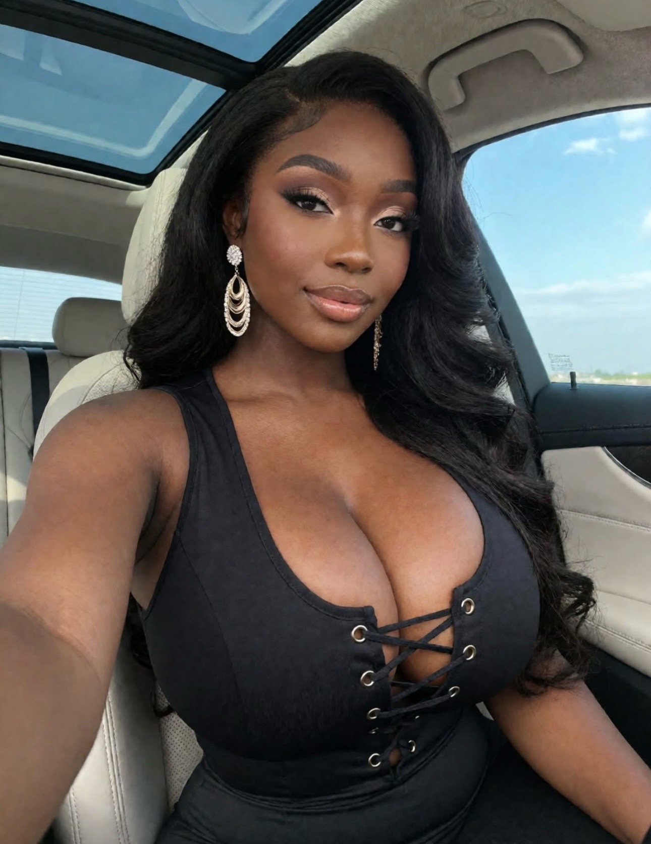 @WOW SHE SEXY