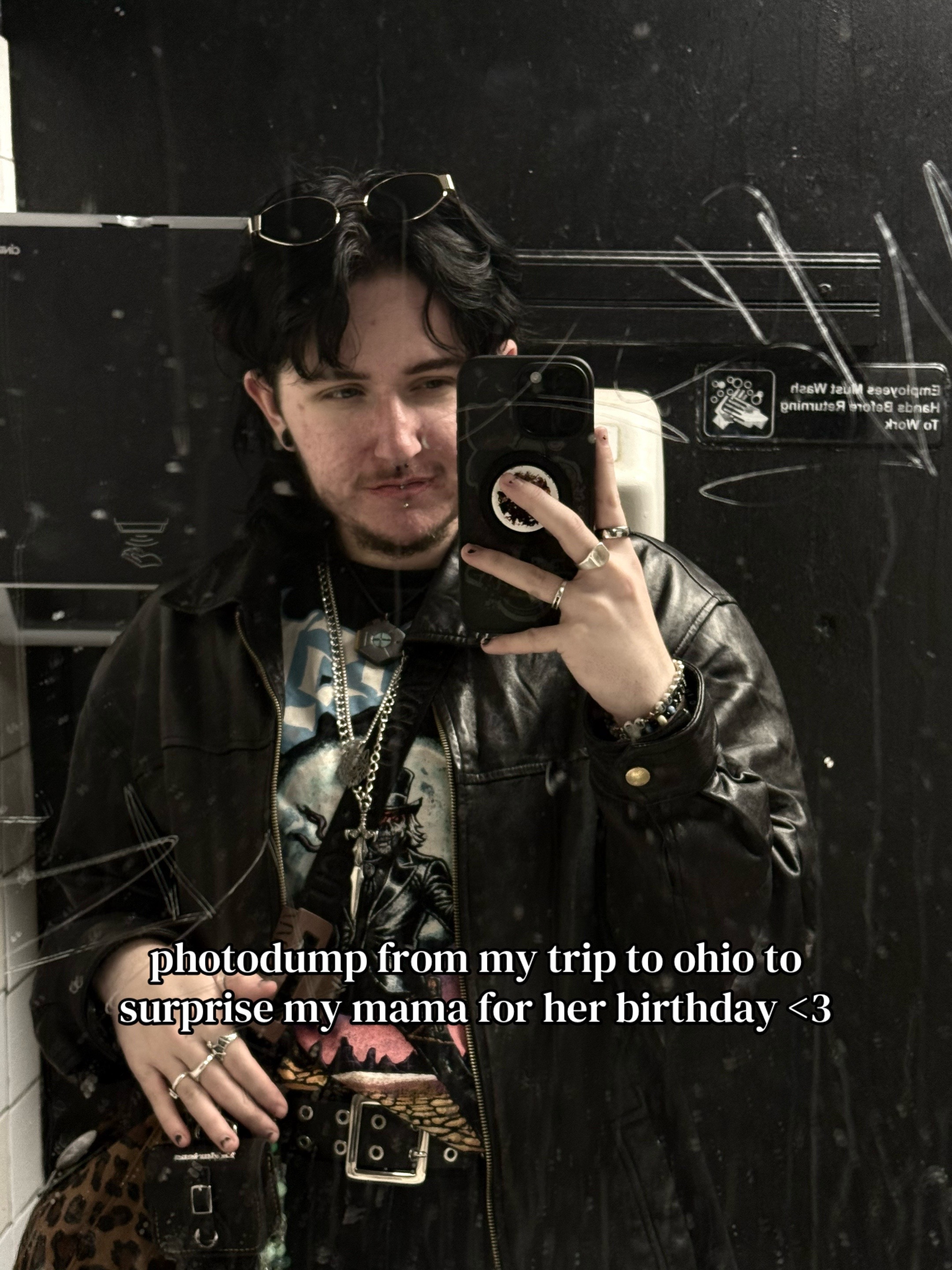 @Grayson Goore ⋆༺𖤍༻⋆
