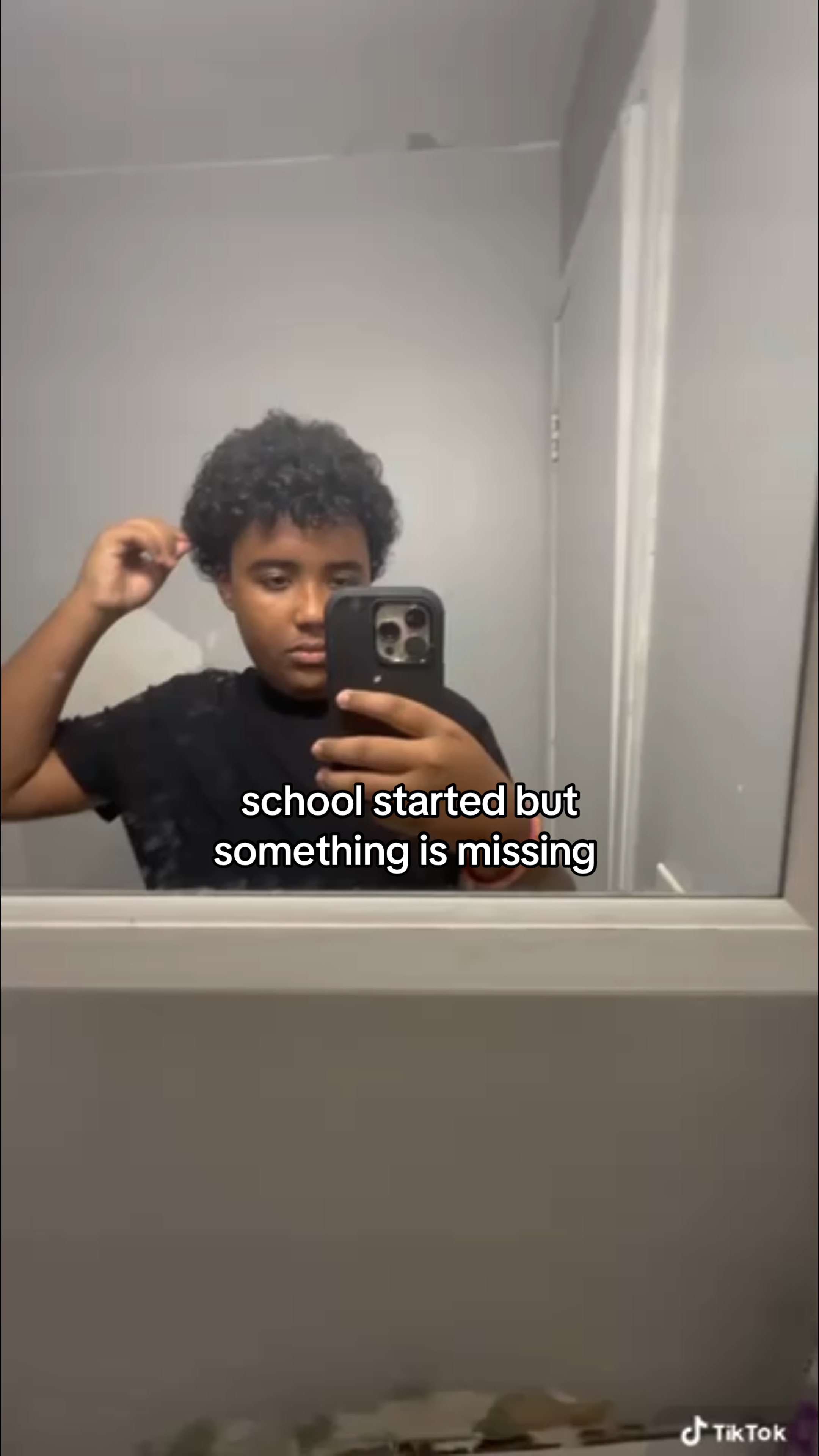 @👾
