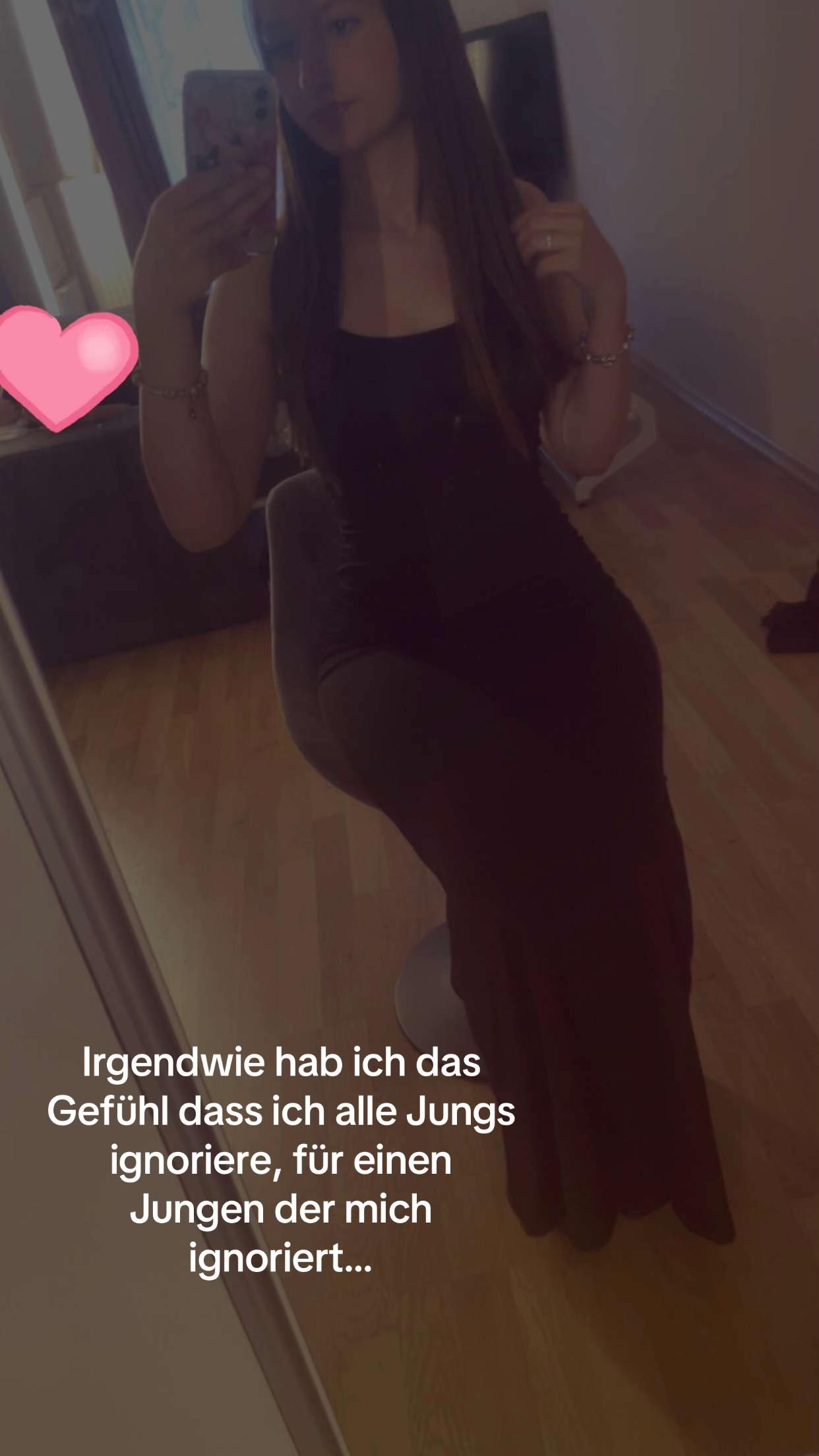 @🫐