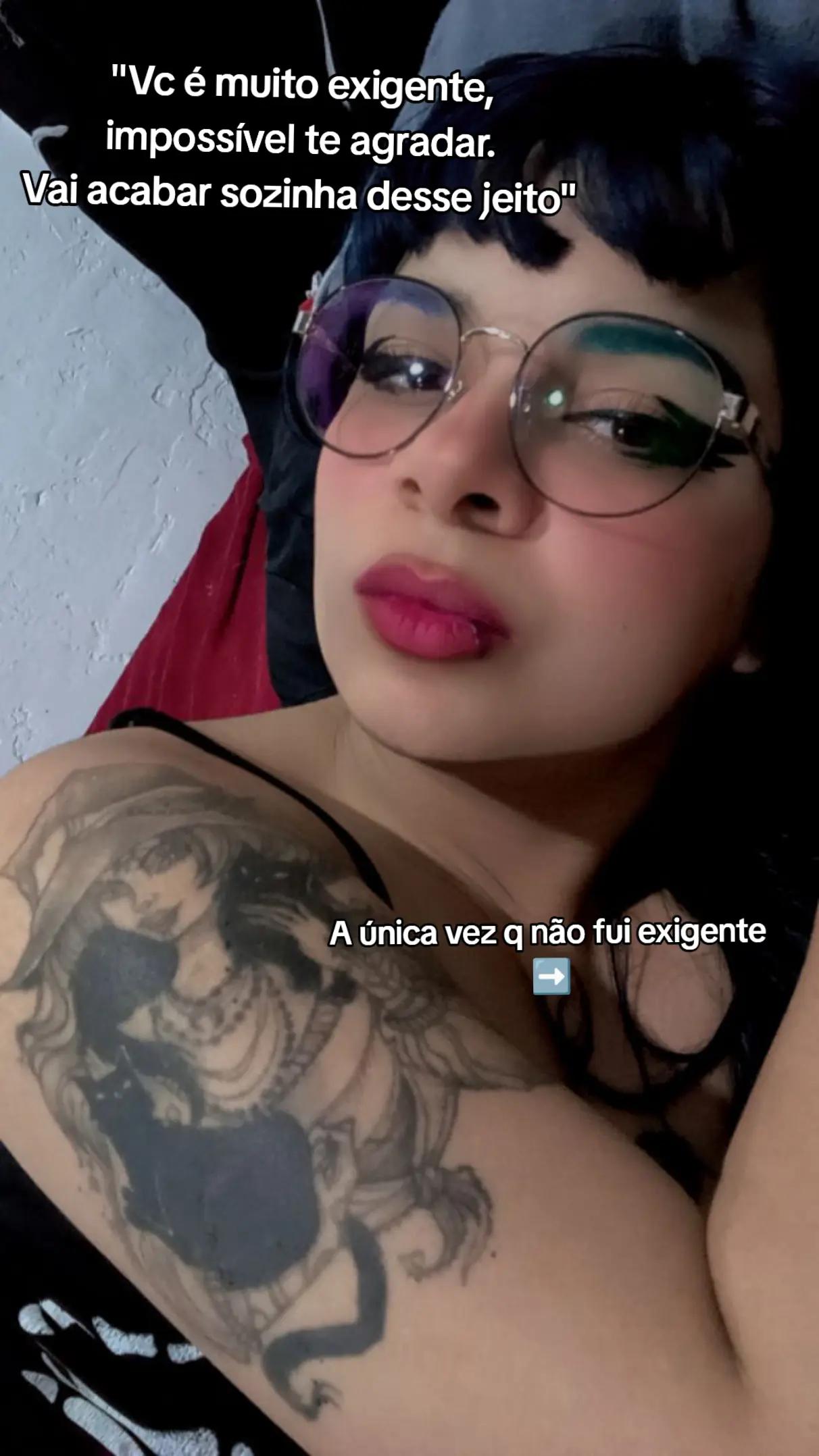 @Tainá
