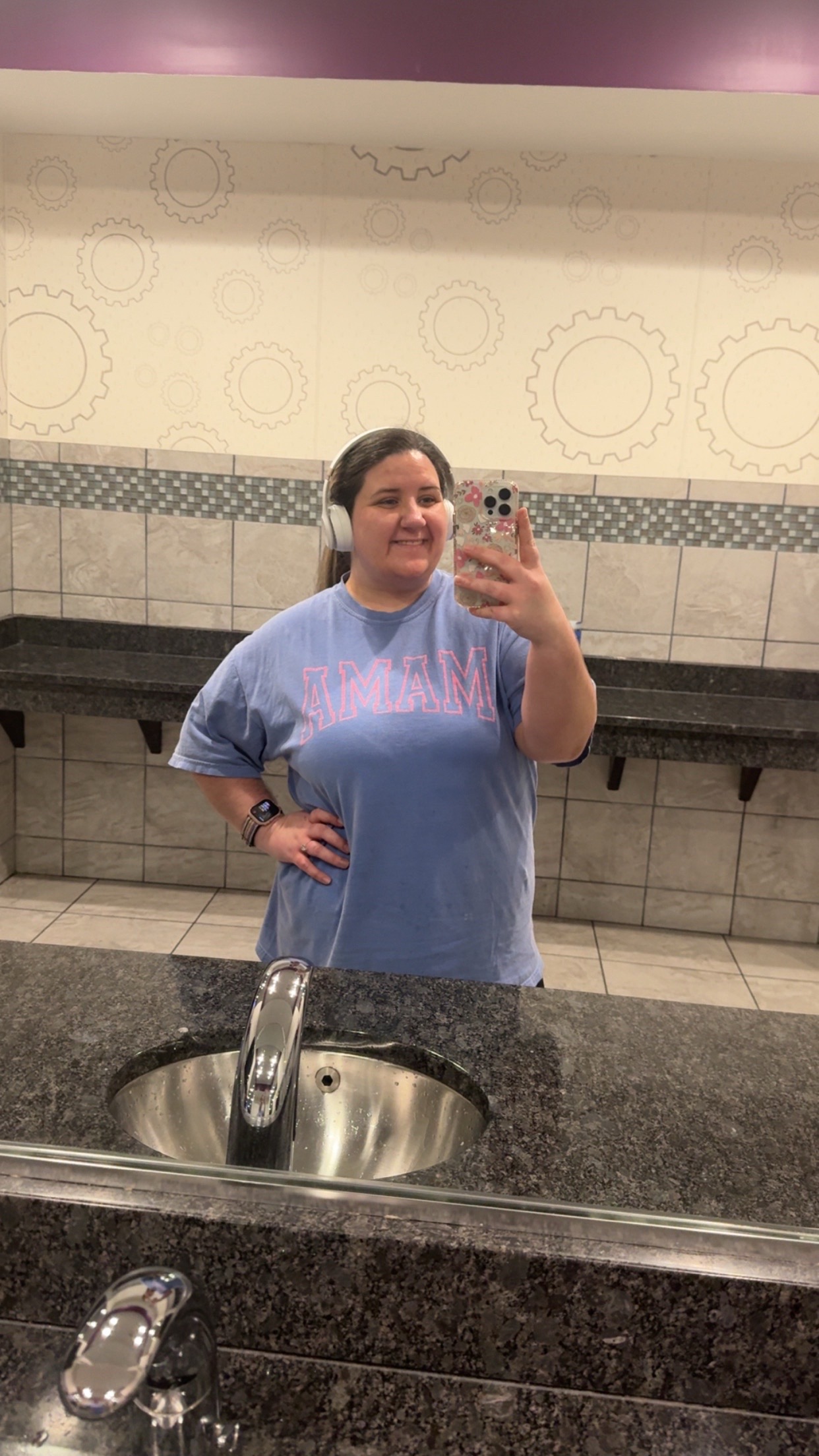 @Courtney. 🐓🖤🤙🏼