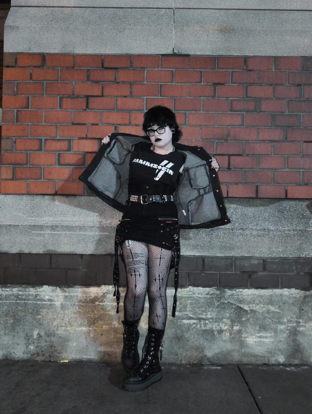 @emma (nosferatu's bitch)