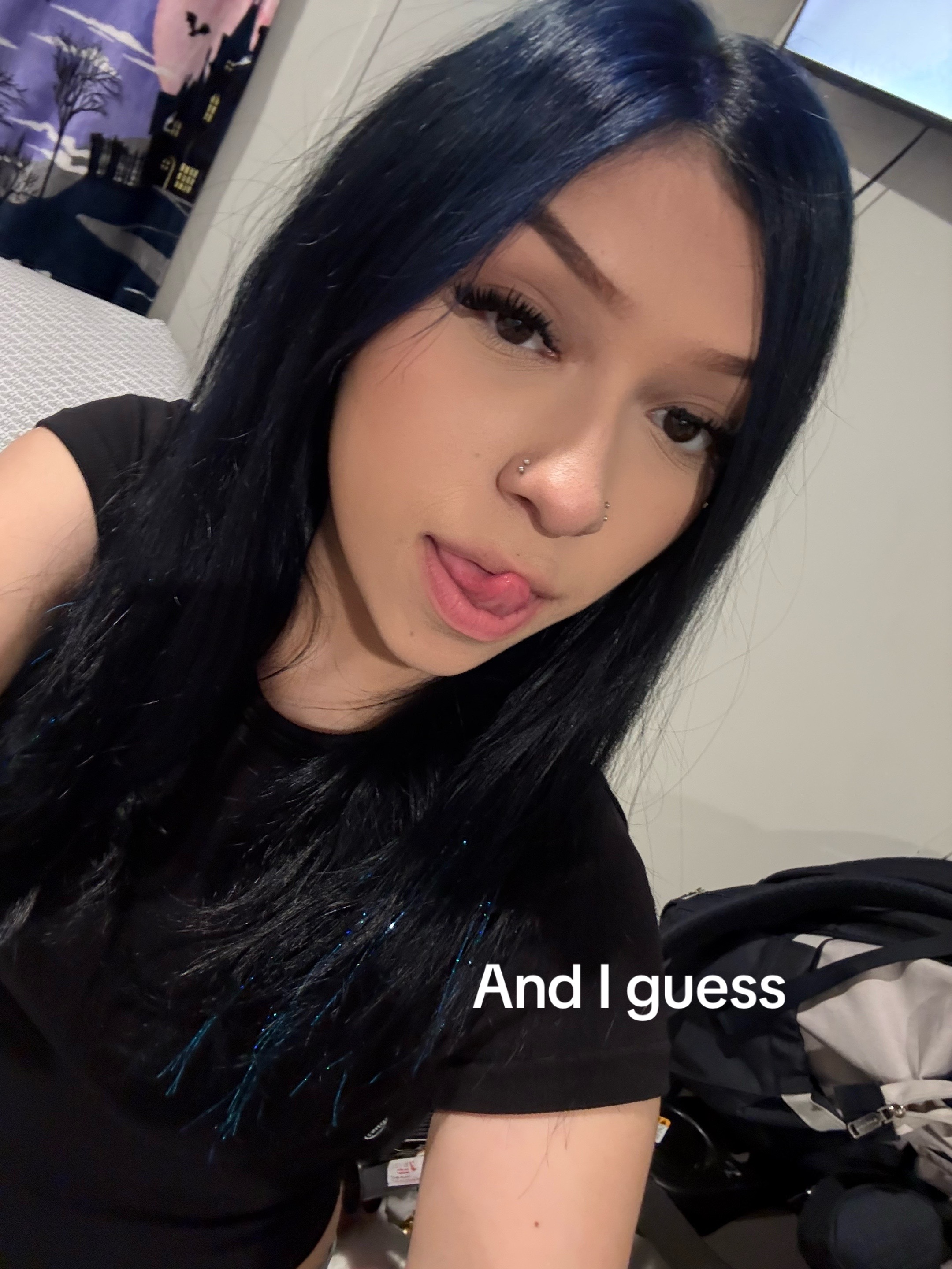 @𖣂
