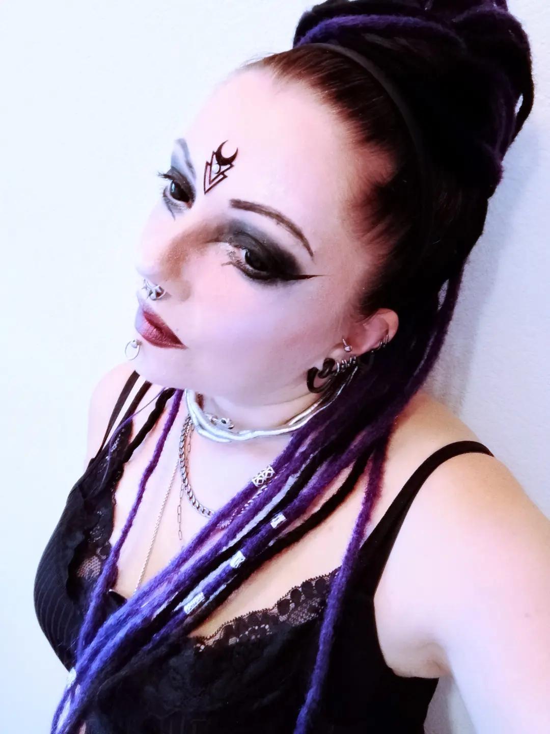 @𝔏𝔲𝔫𝔞 𝔖𝔥𝔶