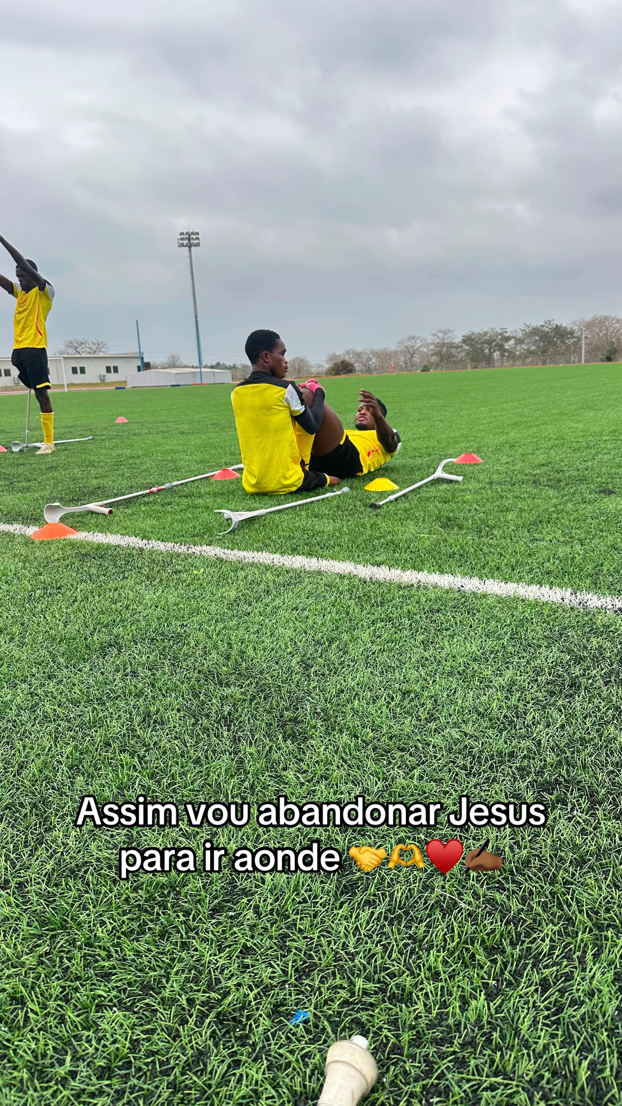 @Lú