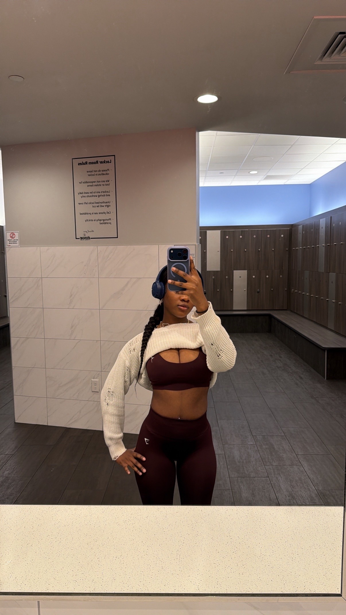 @ilovetania