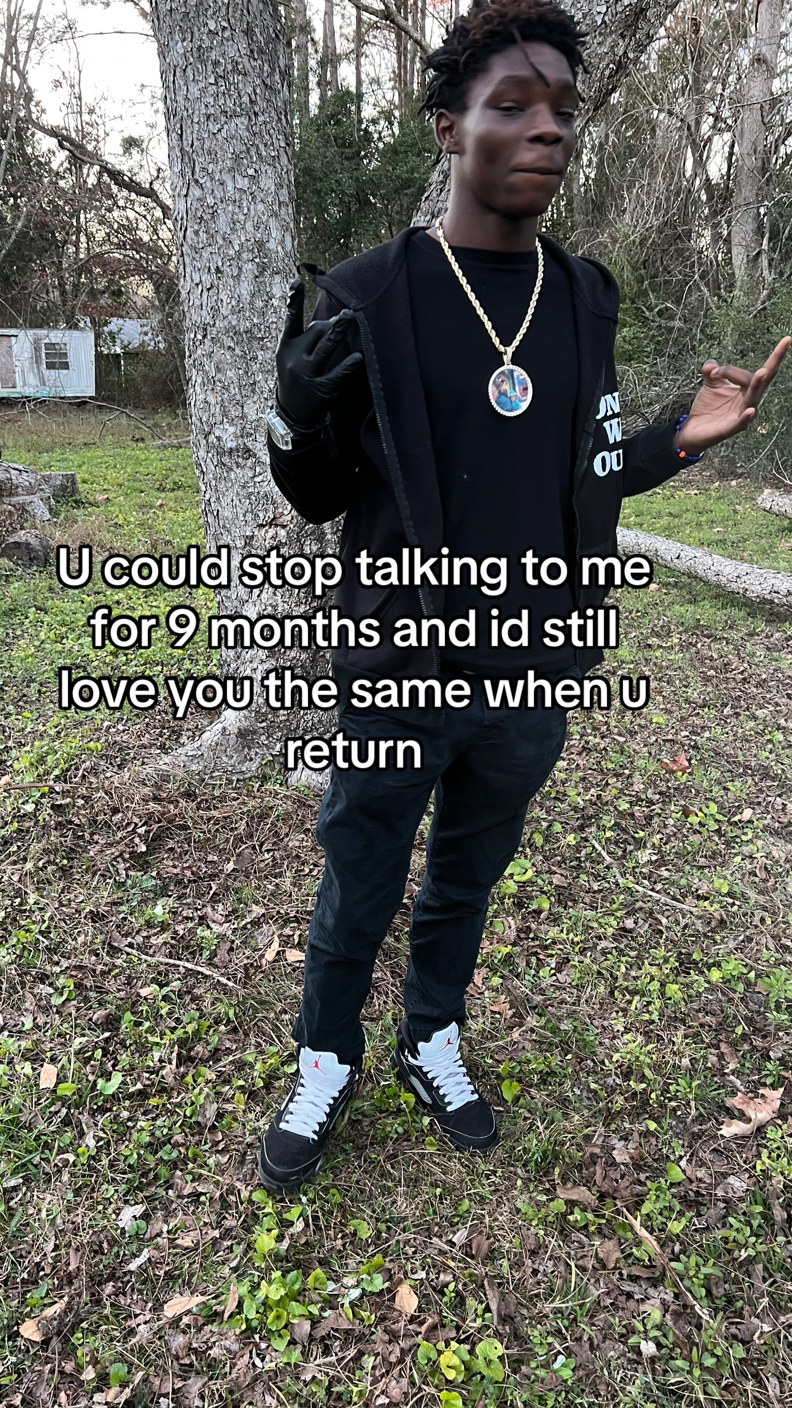 @⃟
