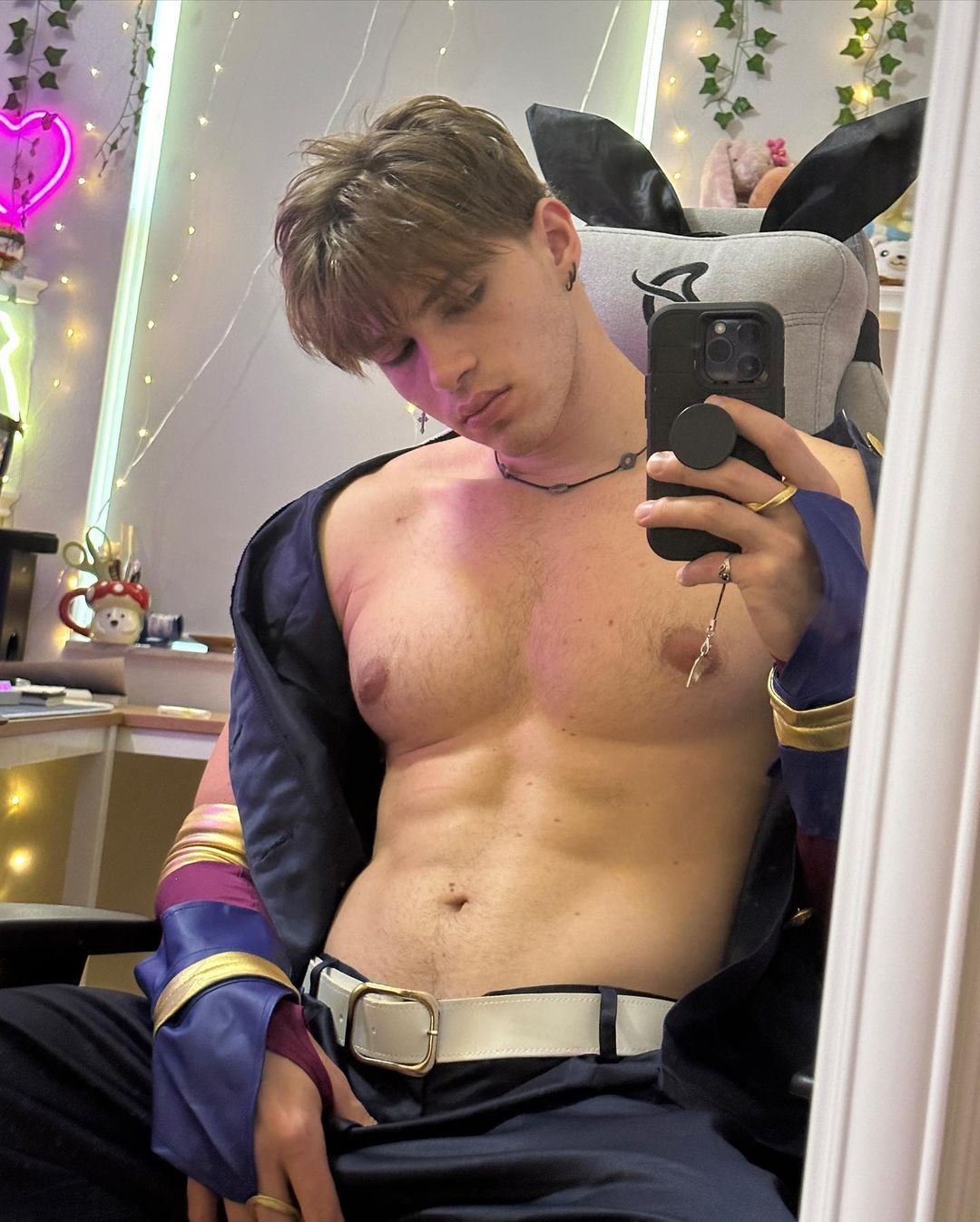 @Hot_b0ys.
