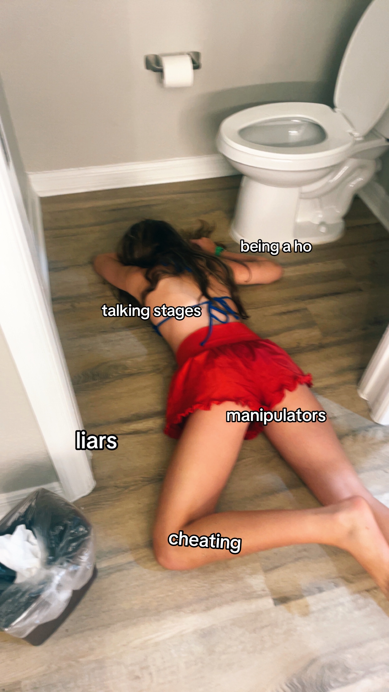 @⃟