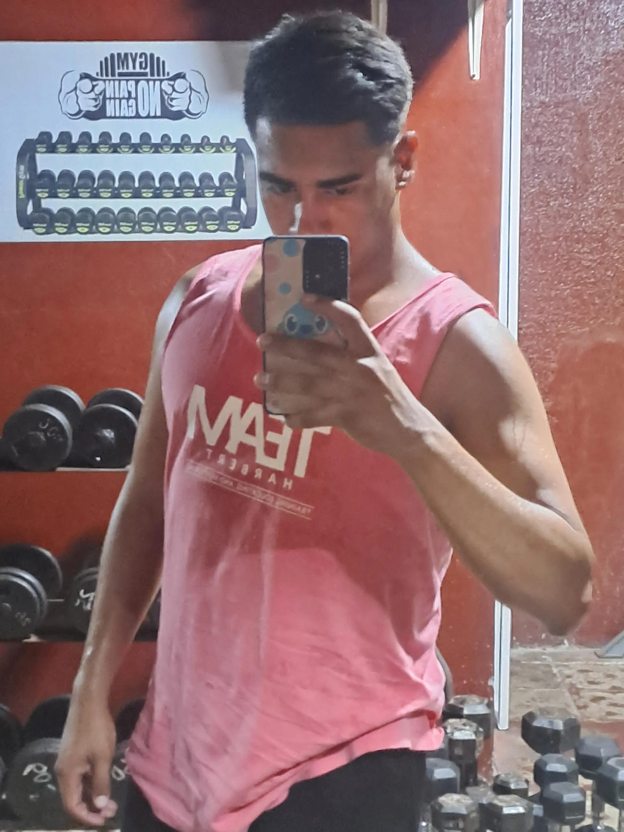 @Acu Iván