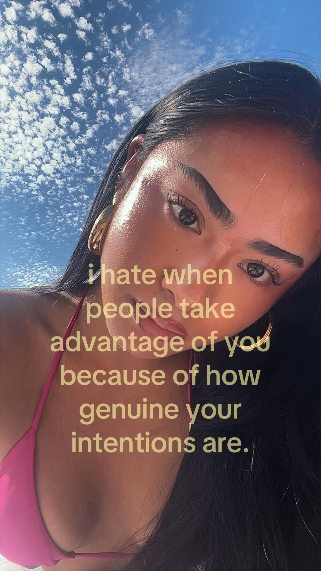 @TH💋NIA