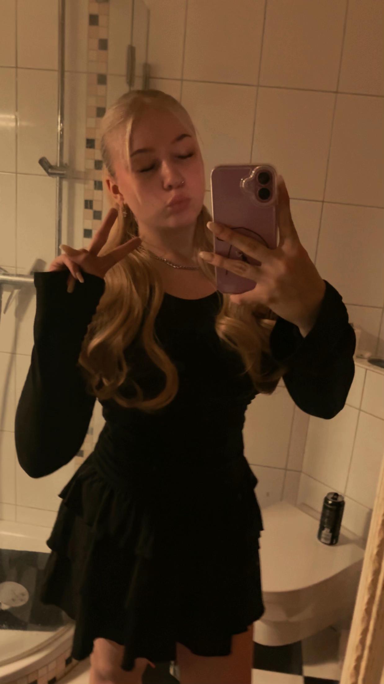 @Celina🤟🏻