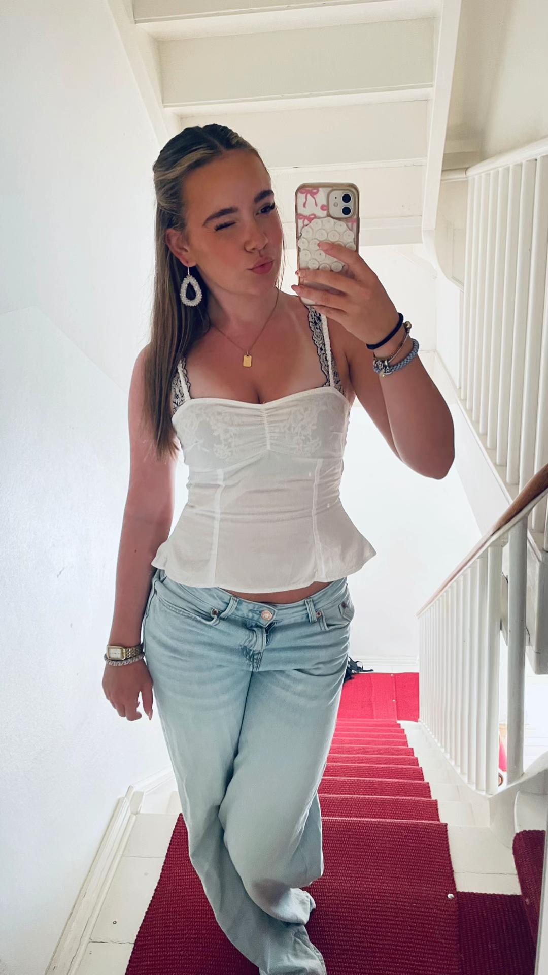 @Elisa🦦