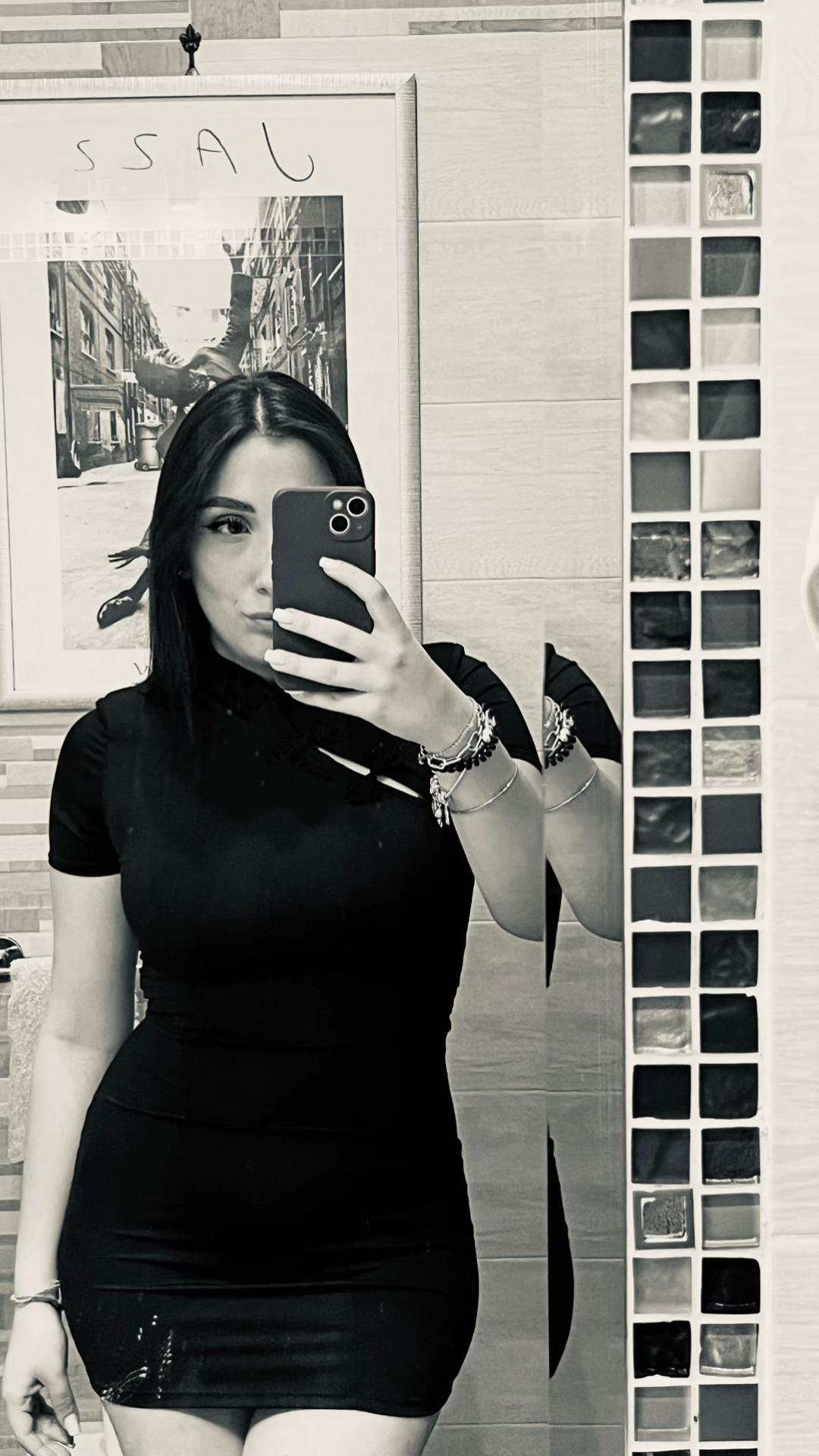 @_lollyss_