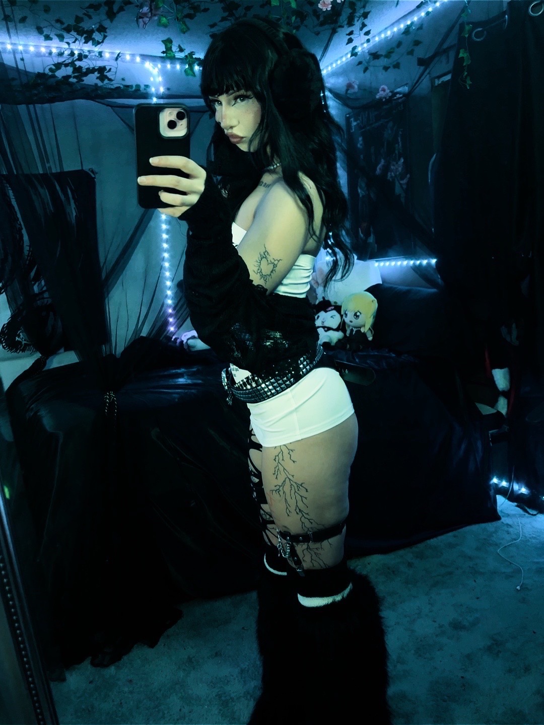 @🕷️🕸️🖤