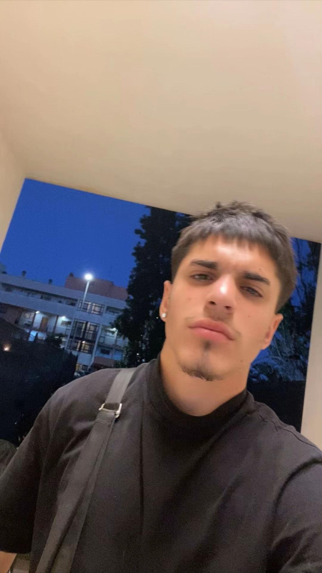 @_angelo_00