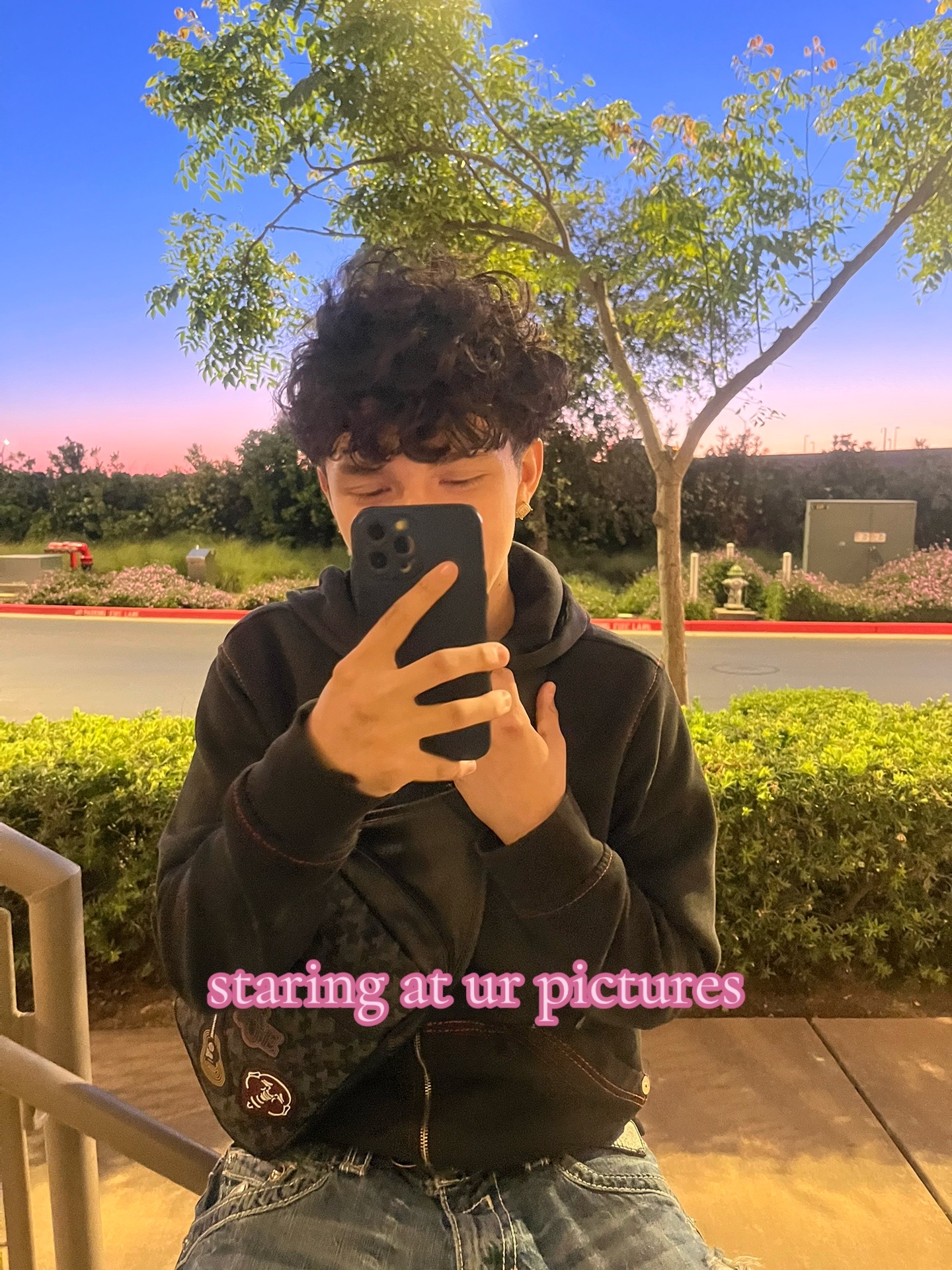 @️