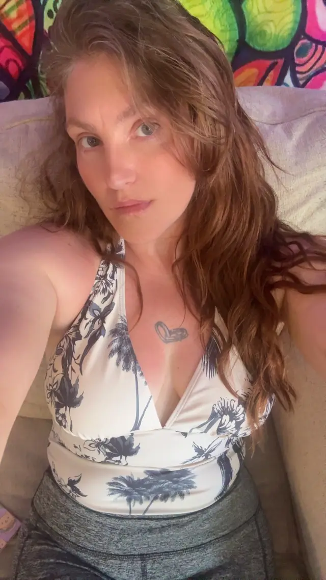 @🖕Holly-Way the uninfluencer💪