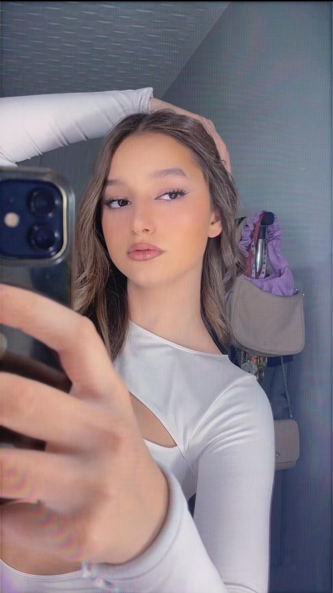 @Ana🤯