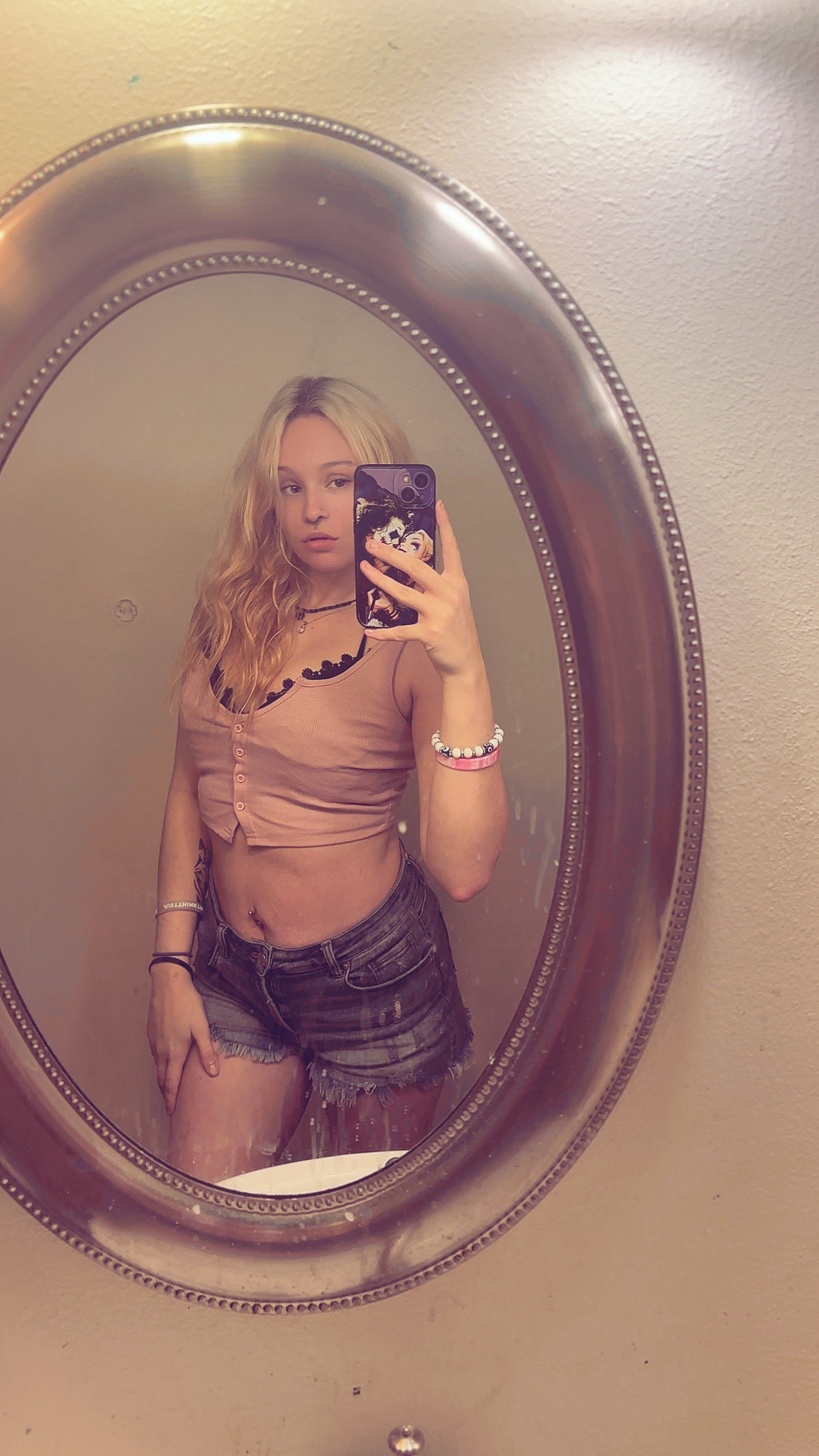 @Angel18