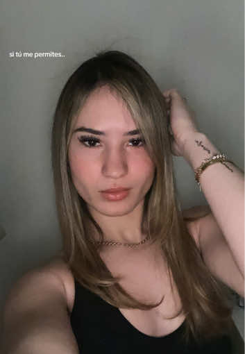 @𝓪𝓷𝓷𝓲𝓮🎀