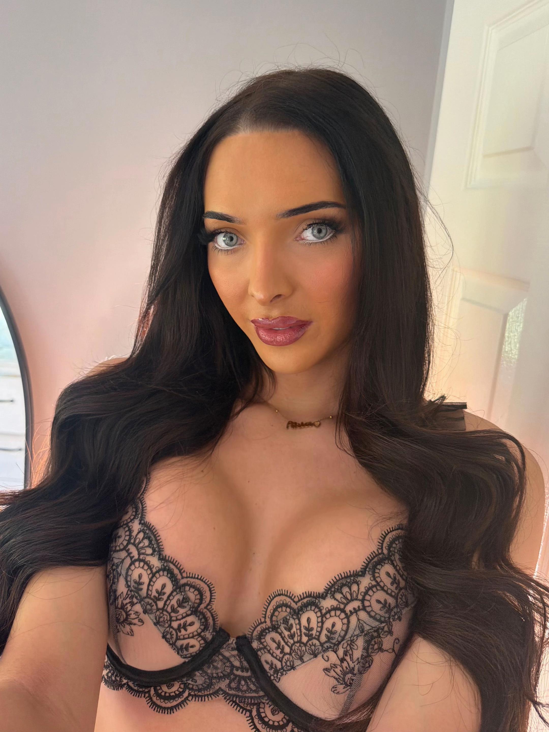 @itsariamayx