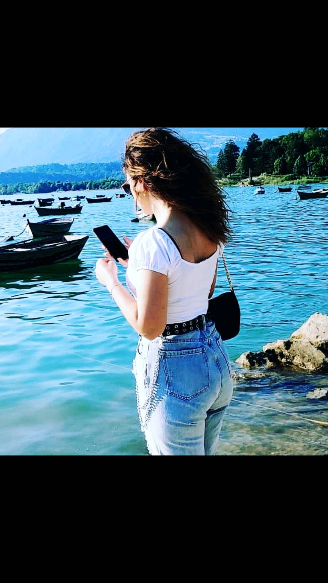 @Lona