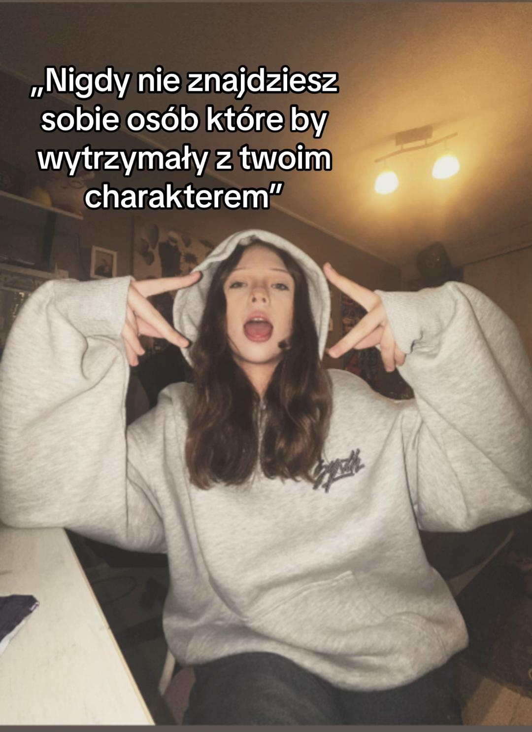 @:3