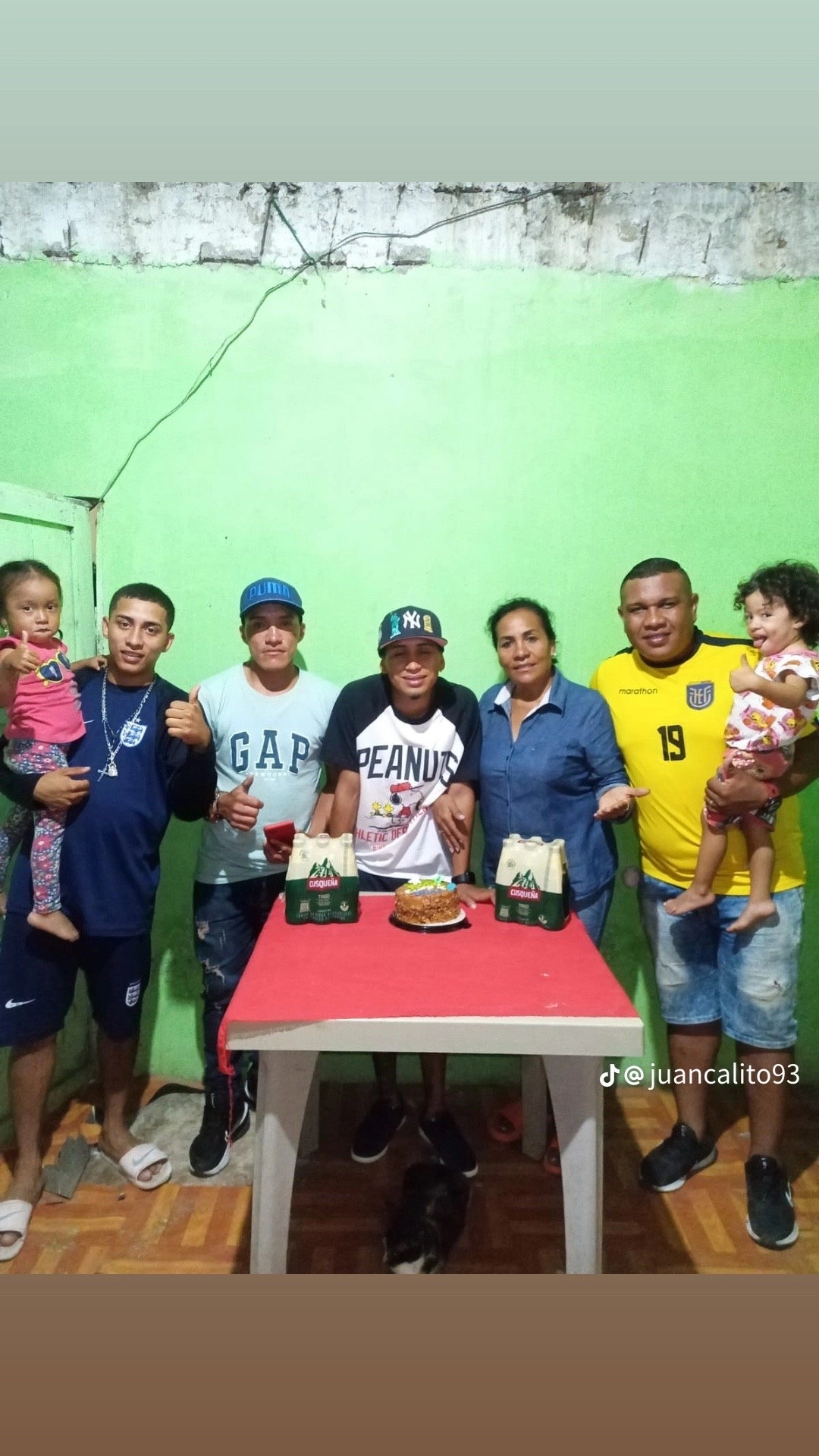 @Pollito