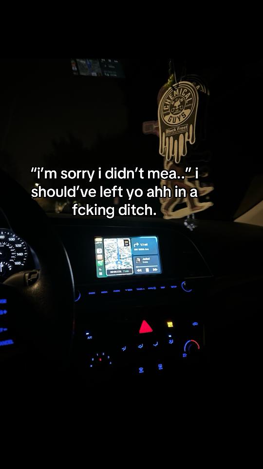 @𖣂