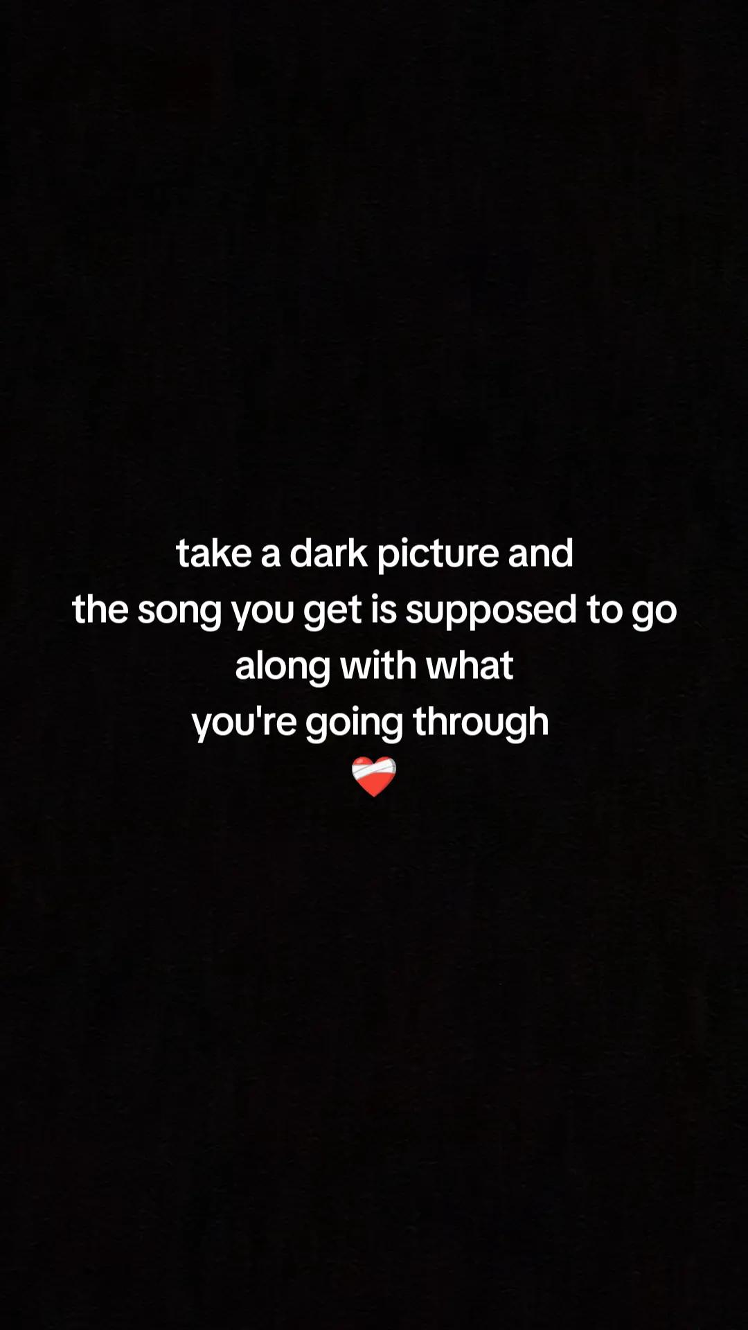 @EmoChickThatsBroken🖤