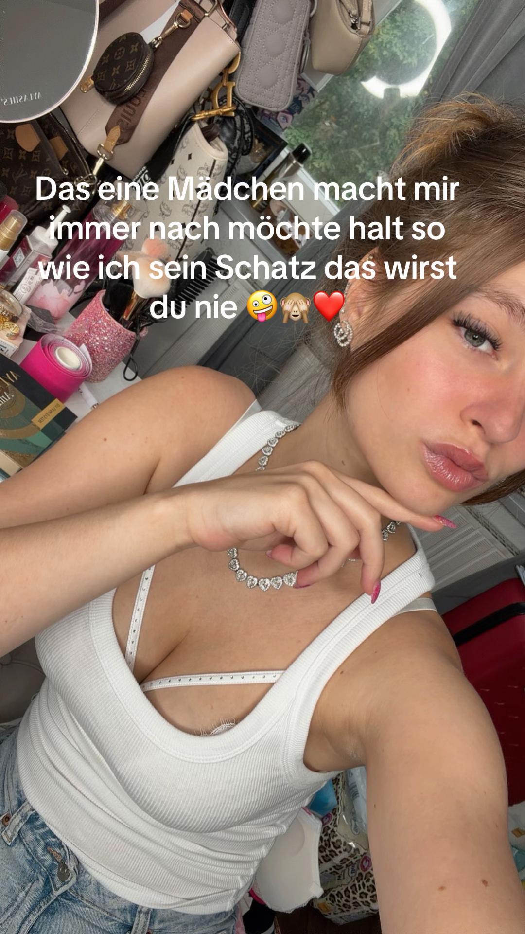 @Michelle_piercinggirl_