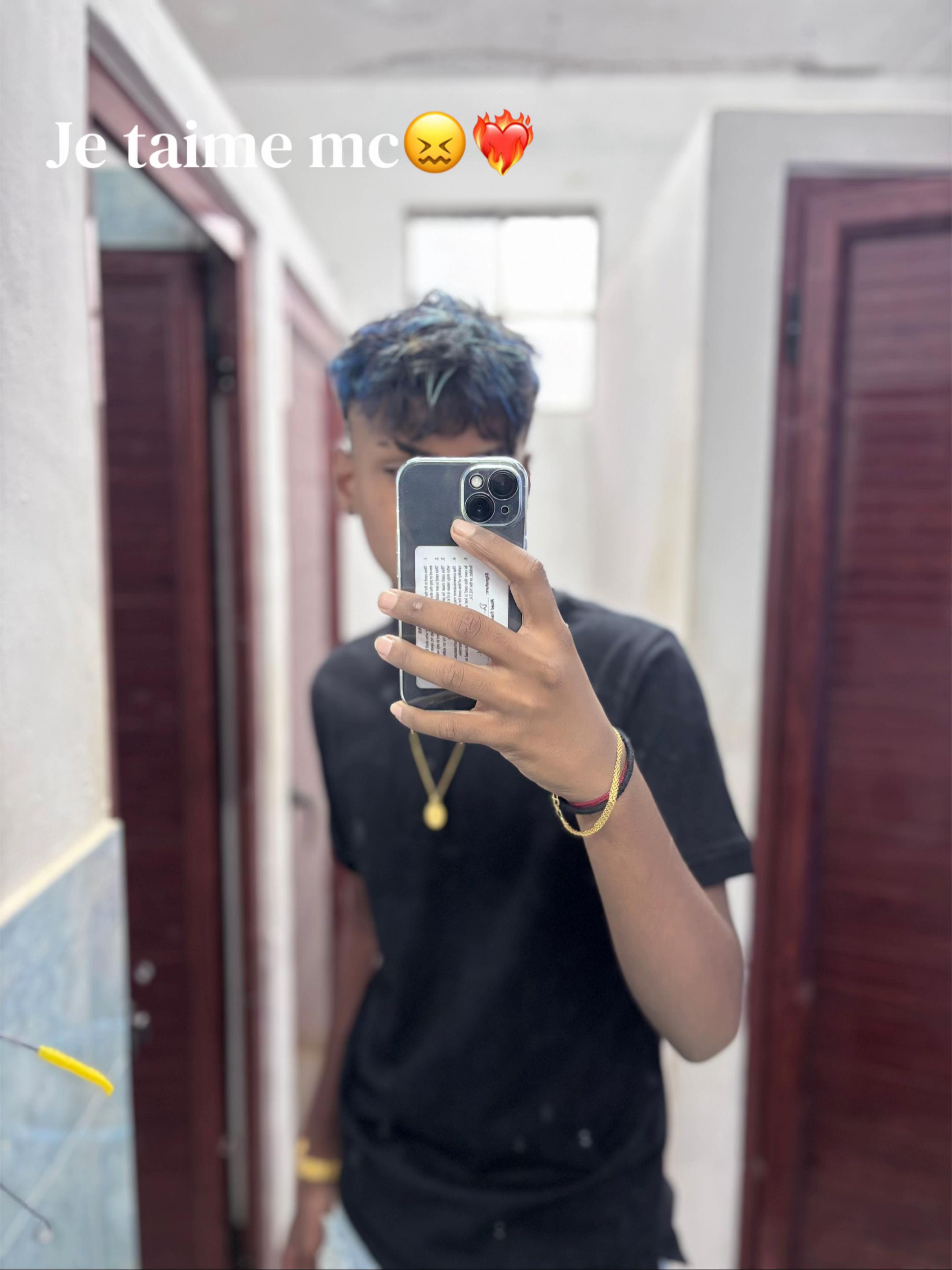 @Ayush❤️🦚
