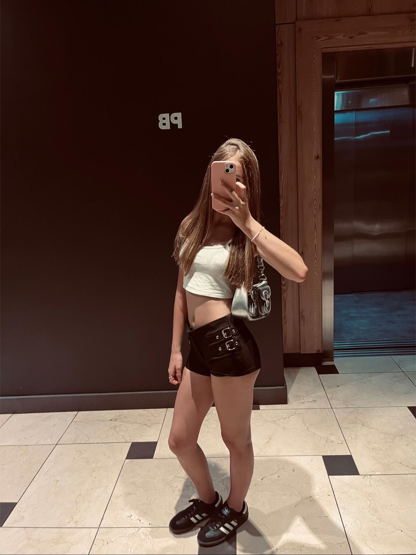 @𝒹ℯ𝓁𝒻𝒾𝓃𝒶