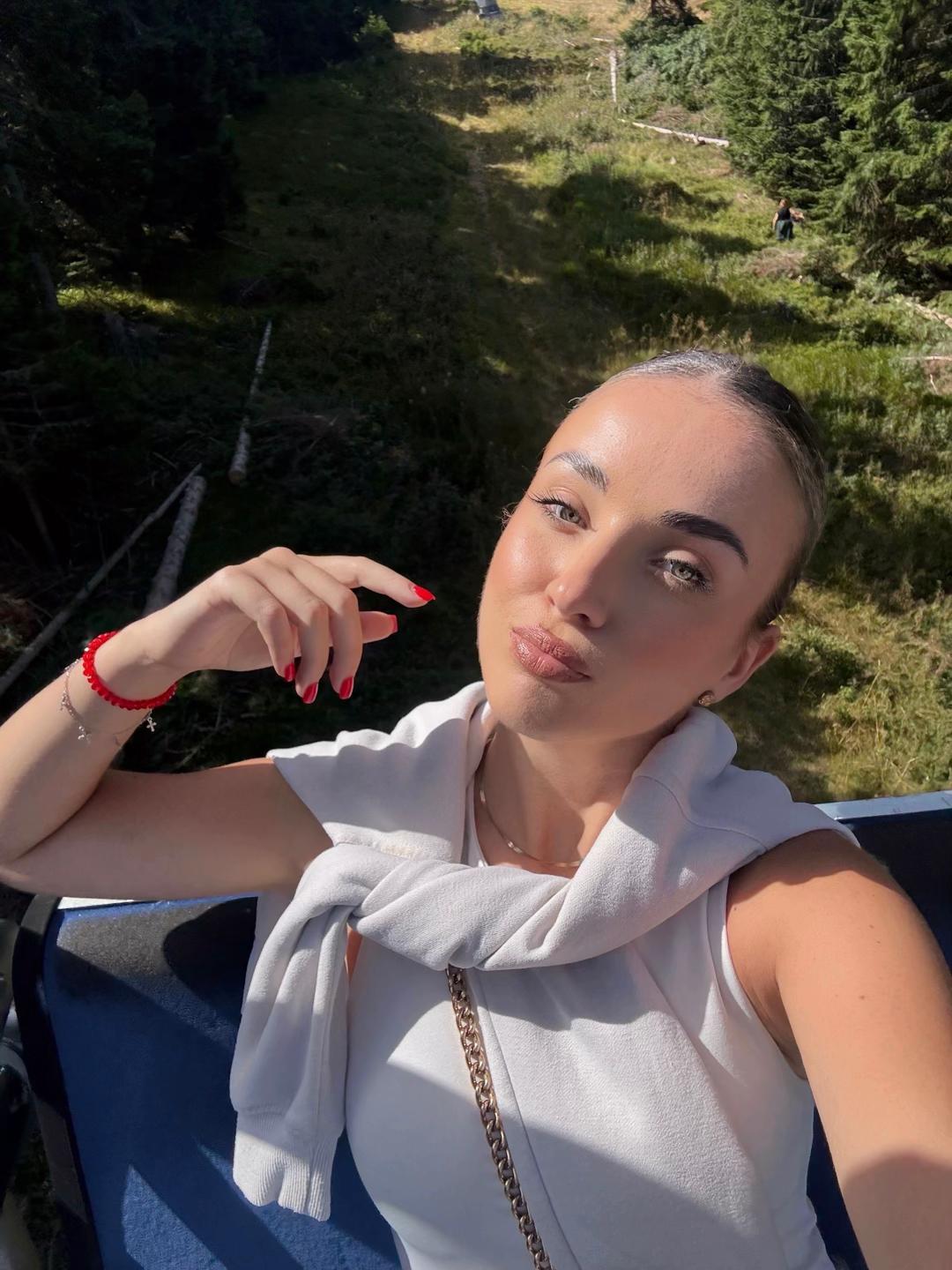 @𝐁𝐨𝐣𝐚𝐧𝐚