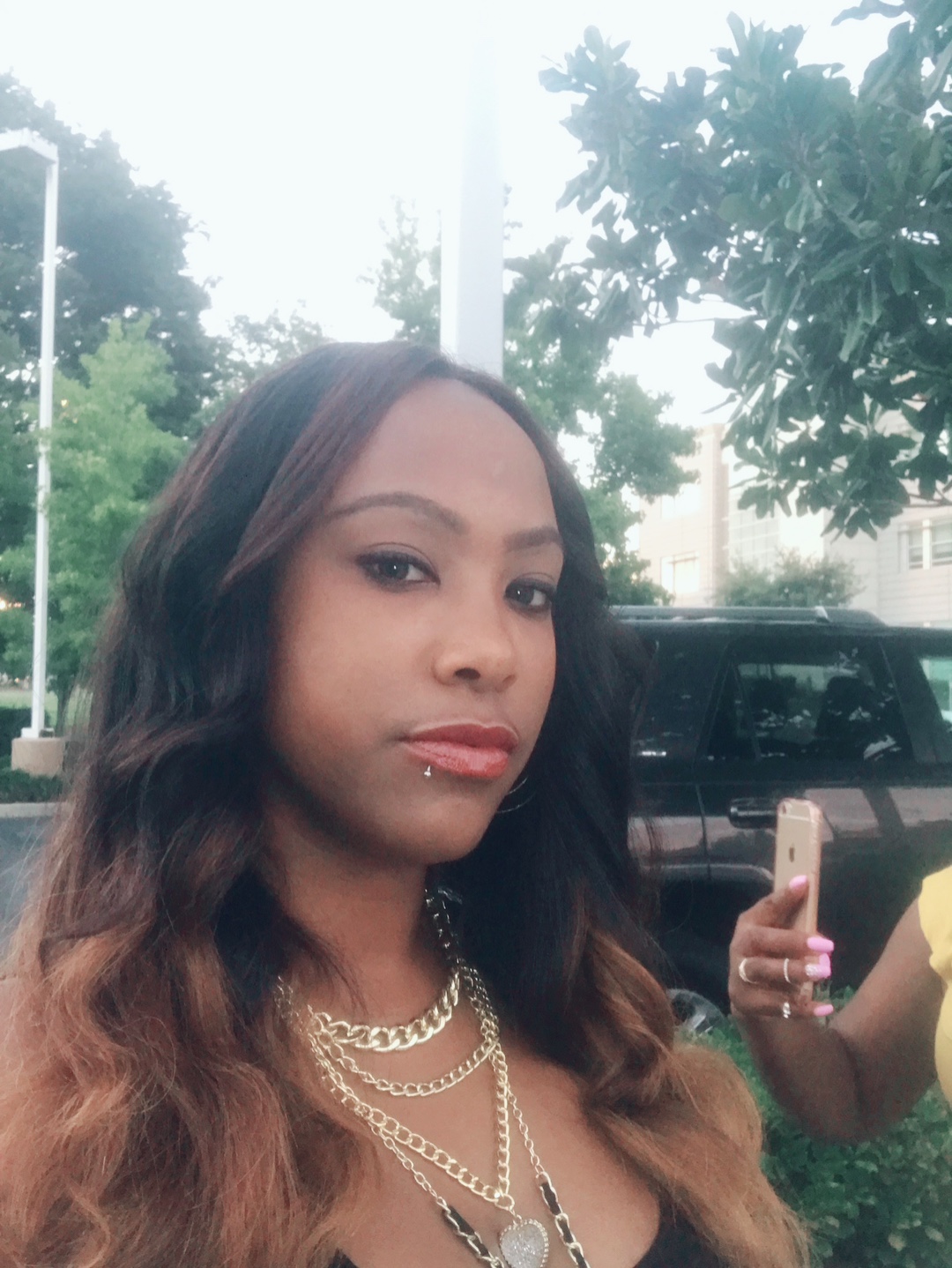 @Simply E 🦋 💋