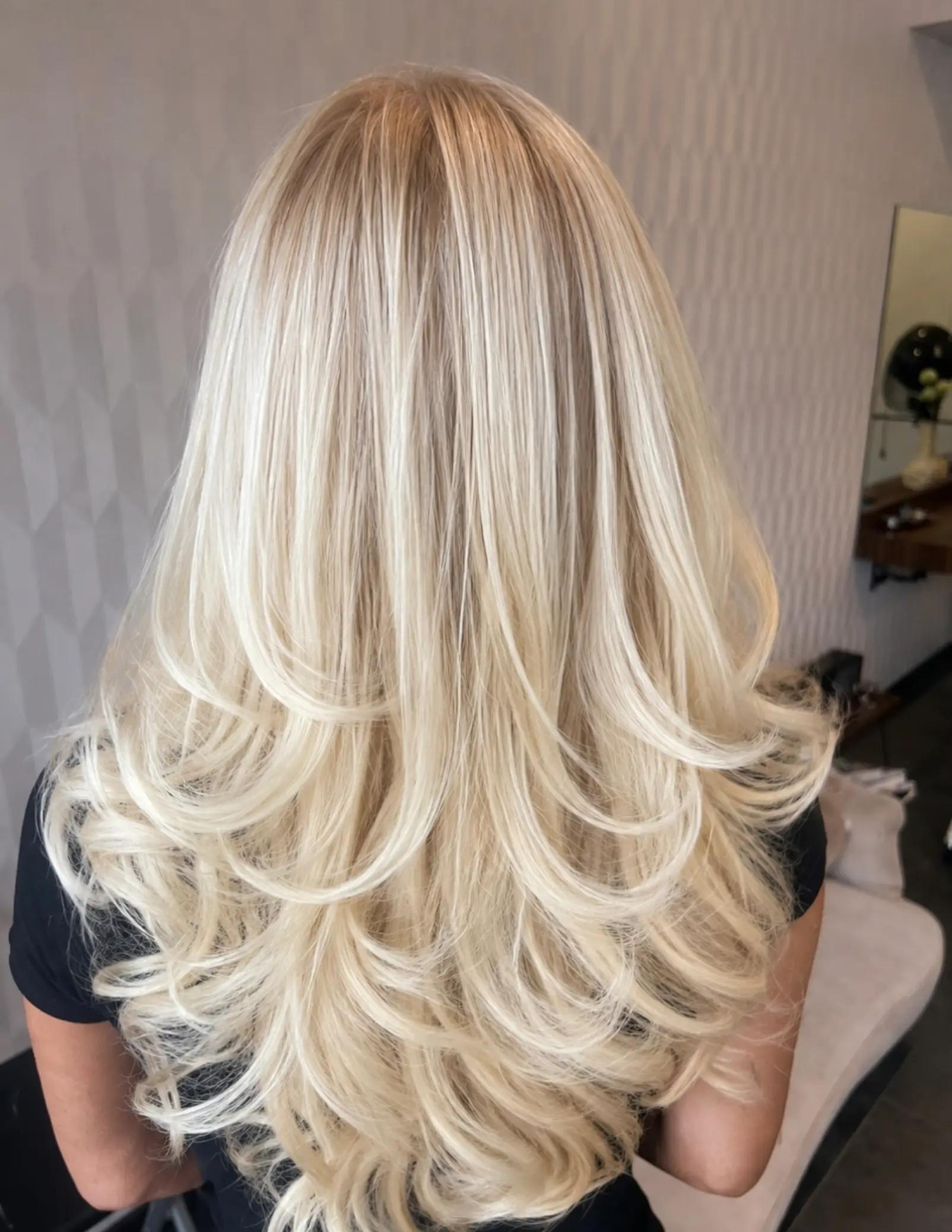@Ilona.kapsalon.lunique