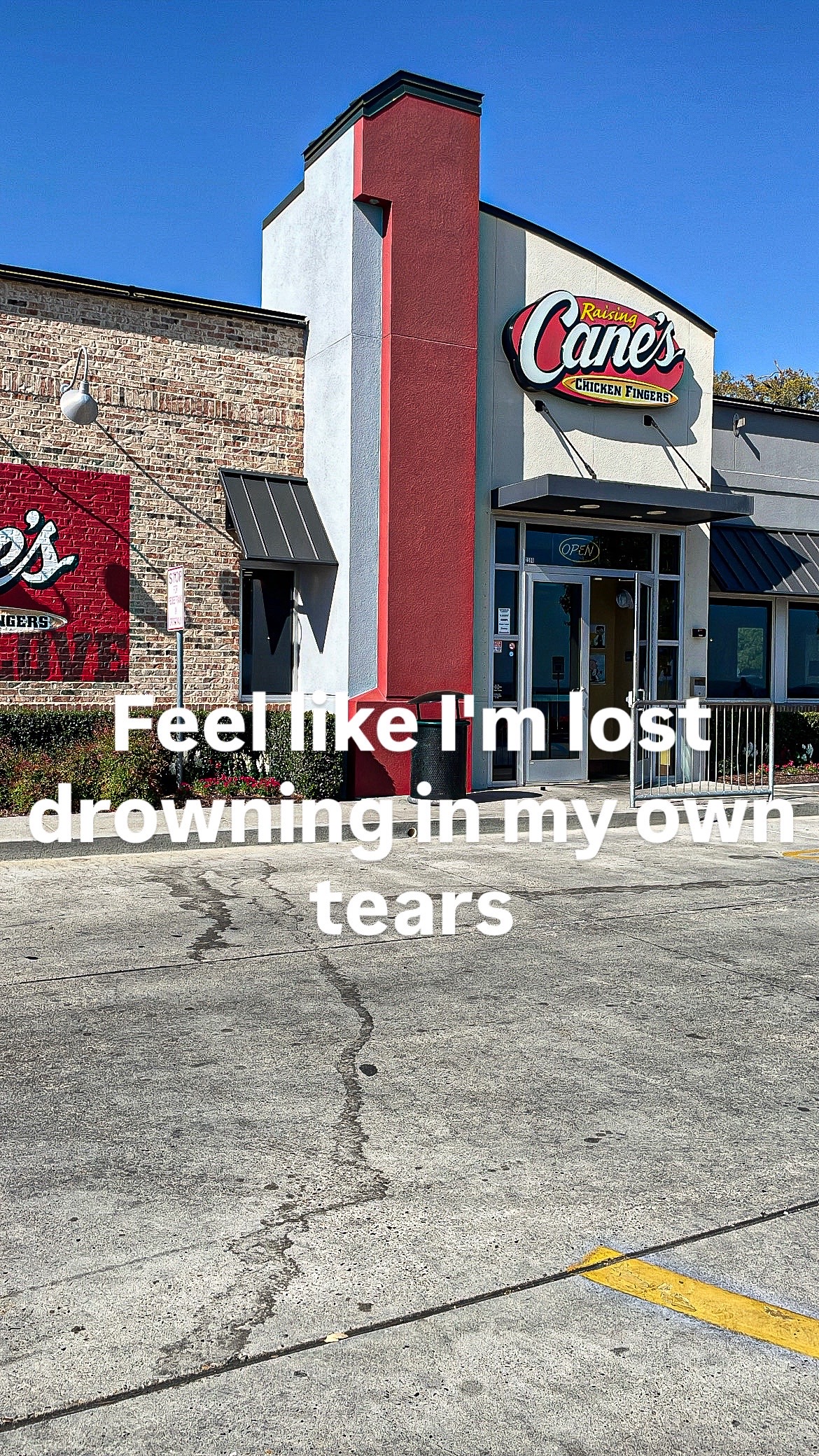 @⃟