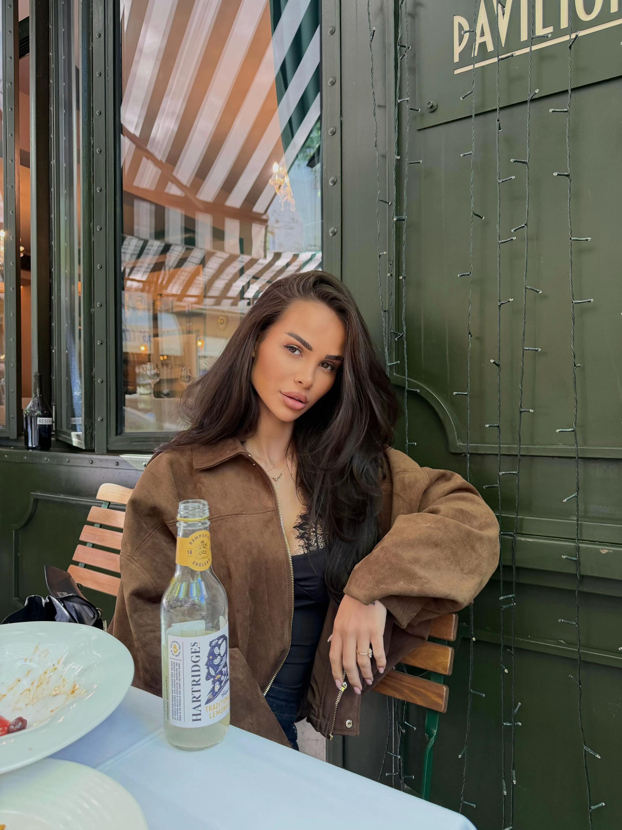 @Gabriela Krekmanova