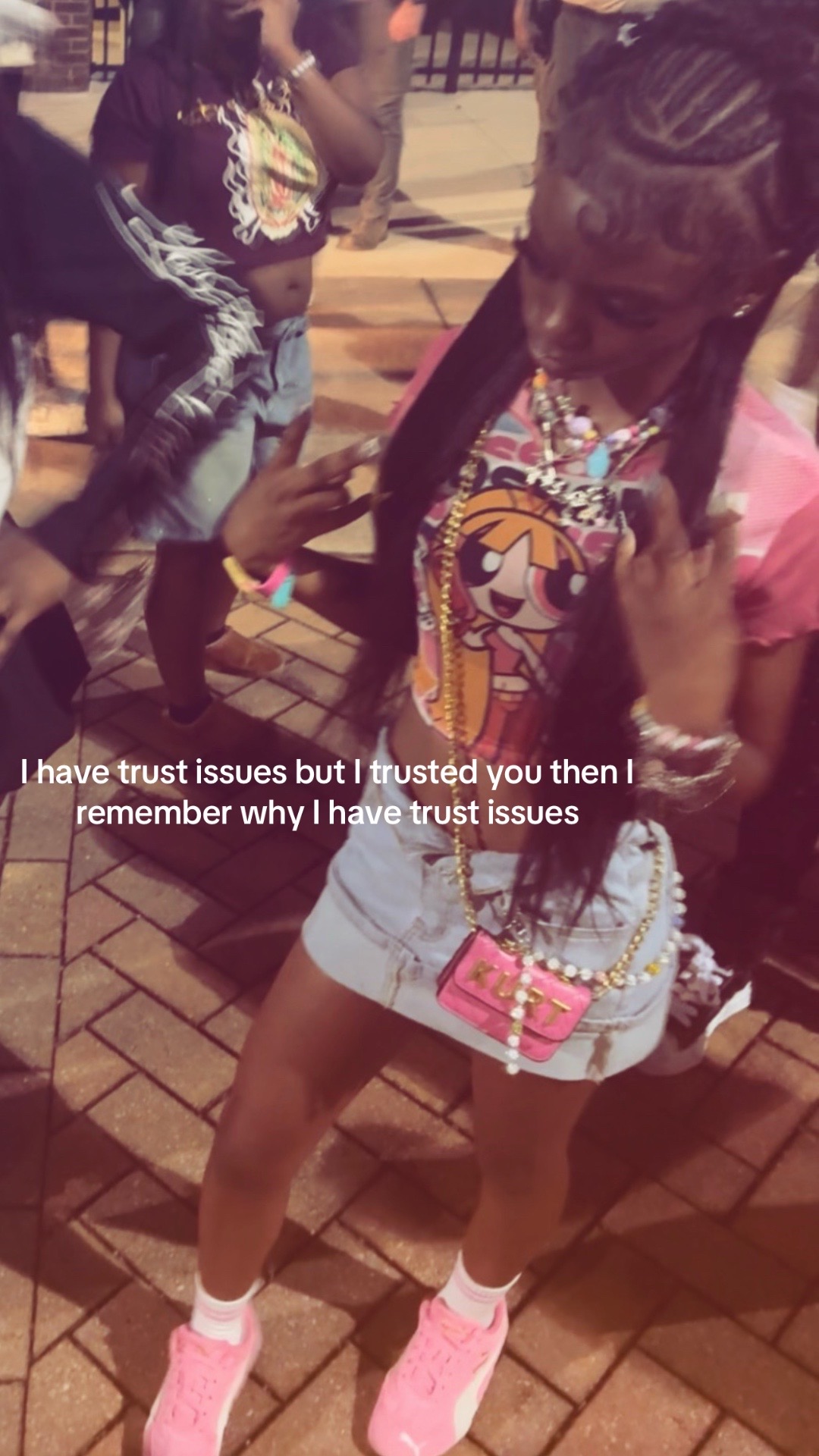 @doll .