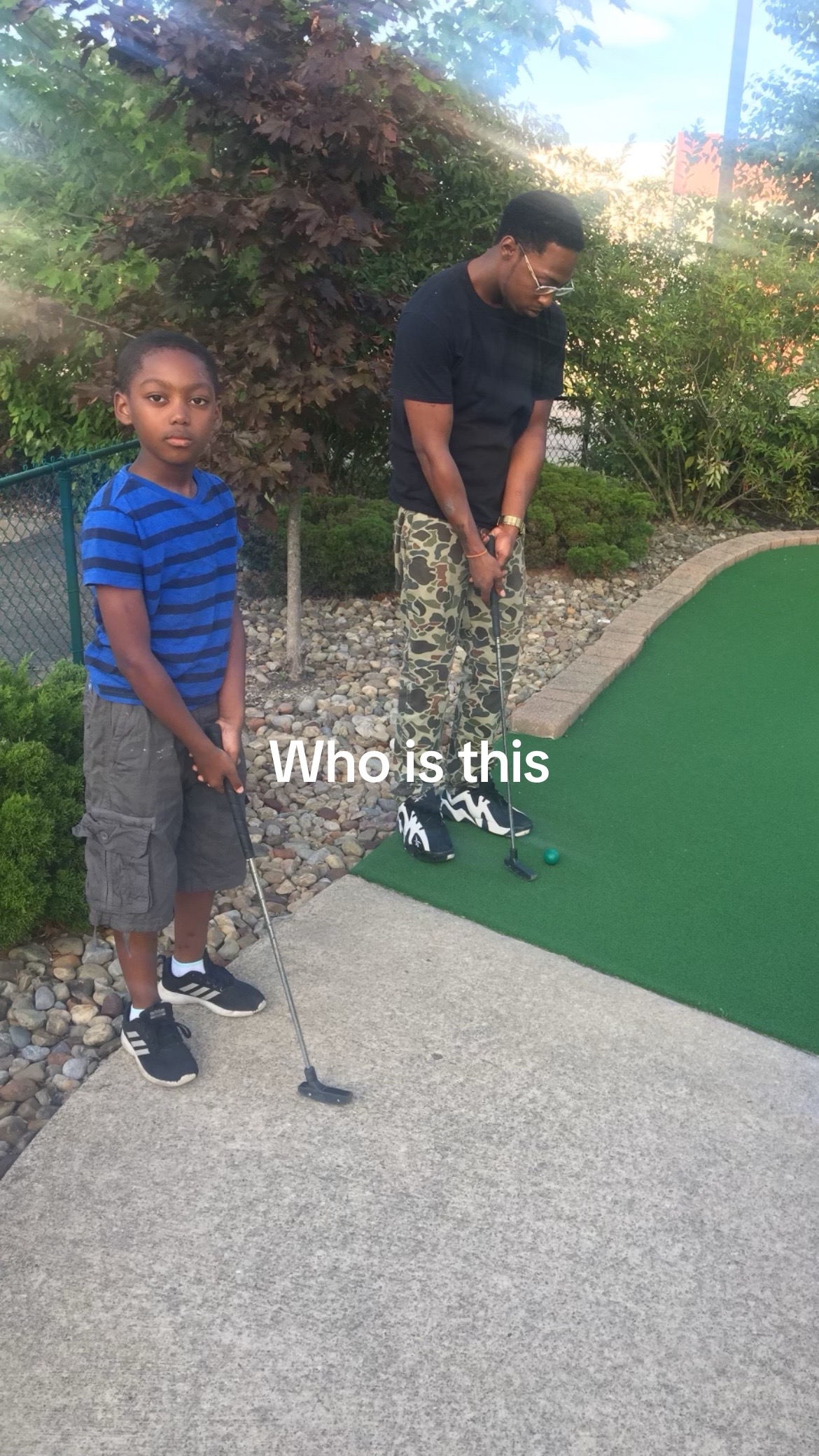 @⃟