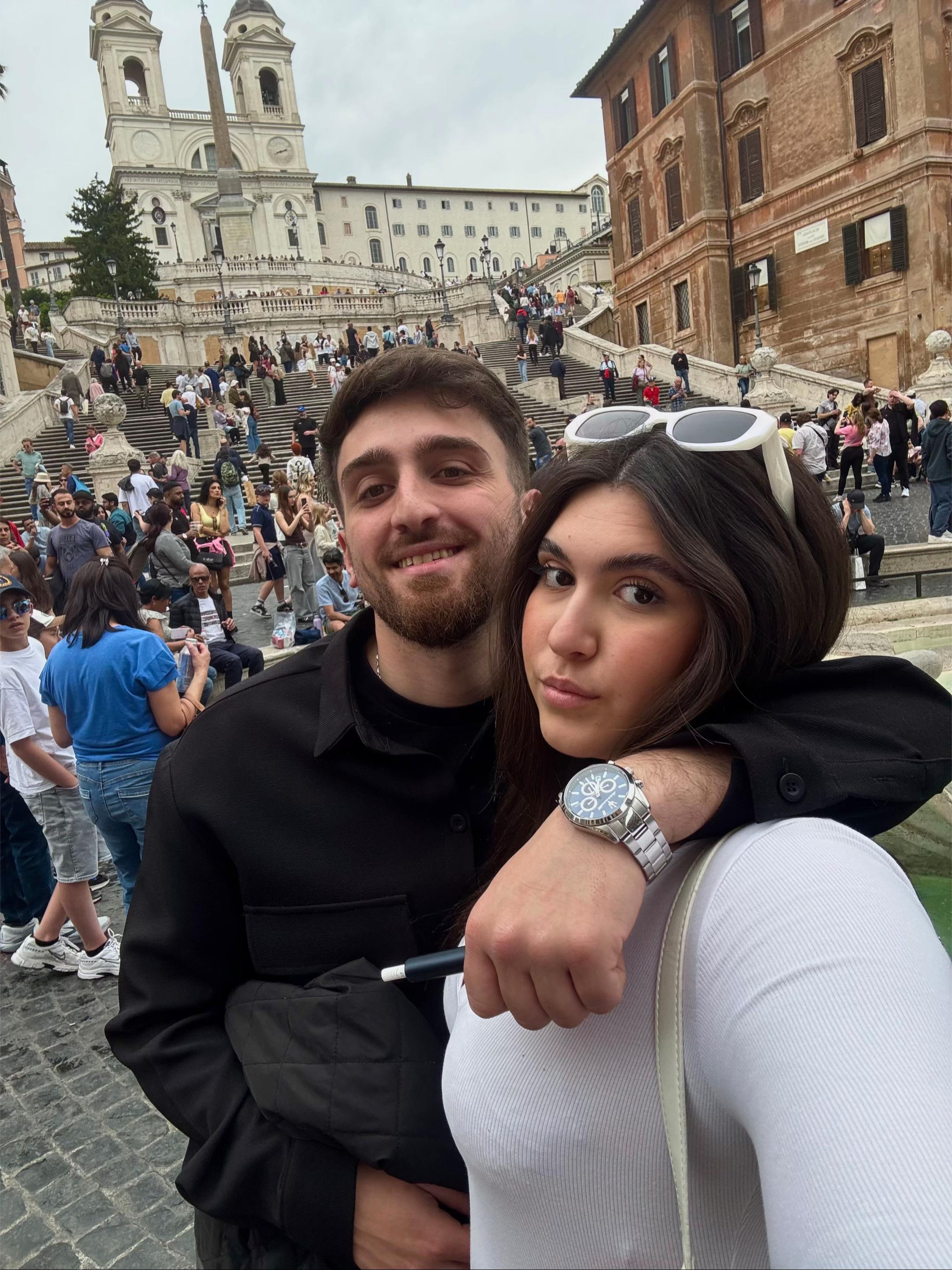 @𝐸 𝐿 𝐸 𝒩 𝒜 👸🏻