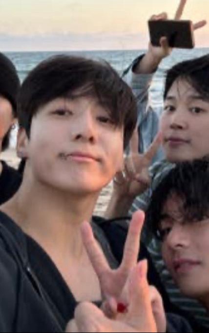 @⟭⟬E ARE B⟬⟭CK⁷ SEEING BTS!