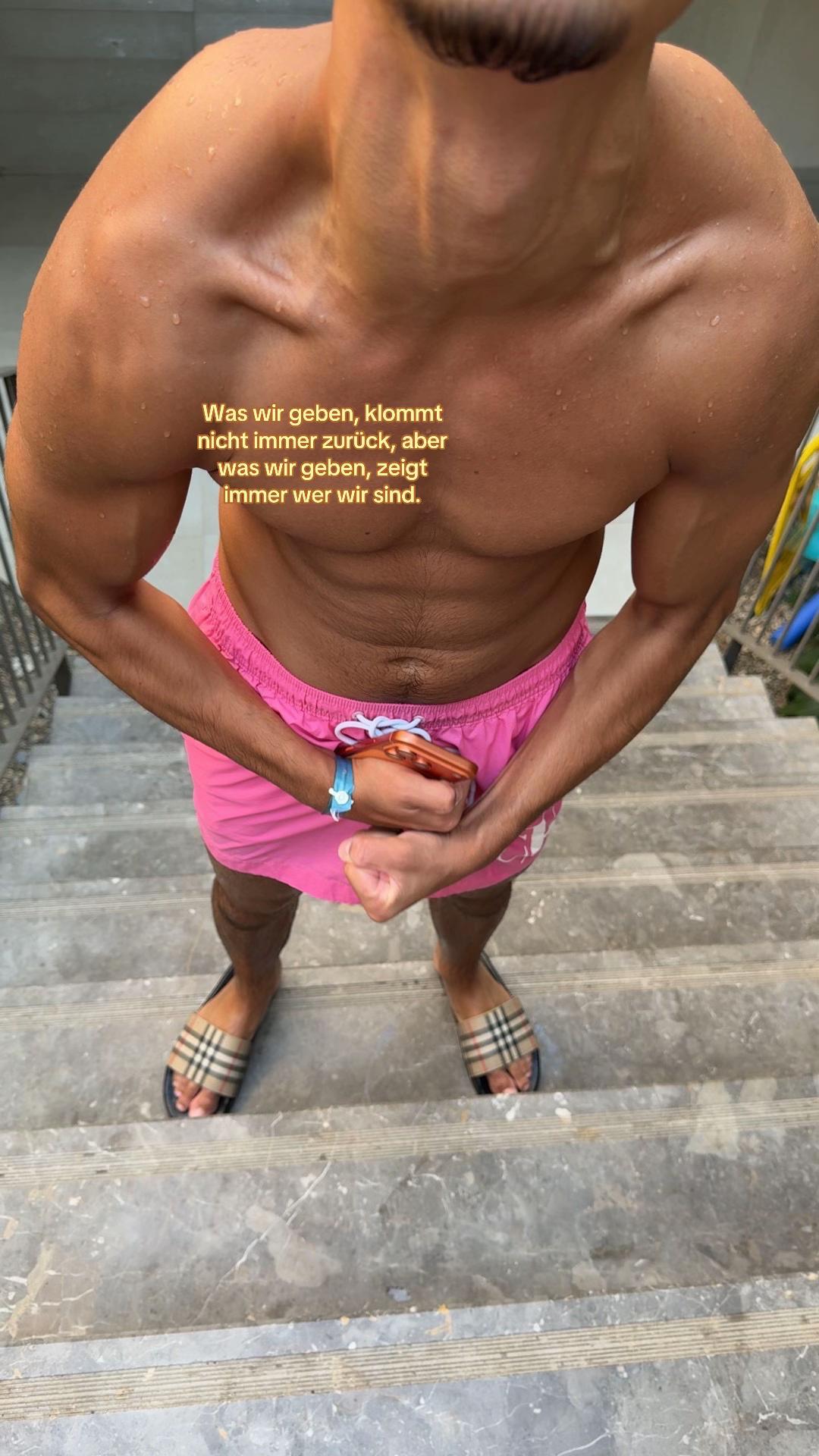 @🥥