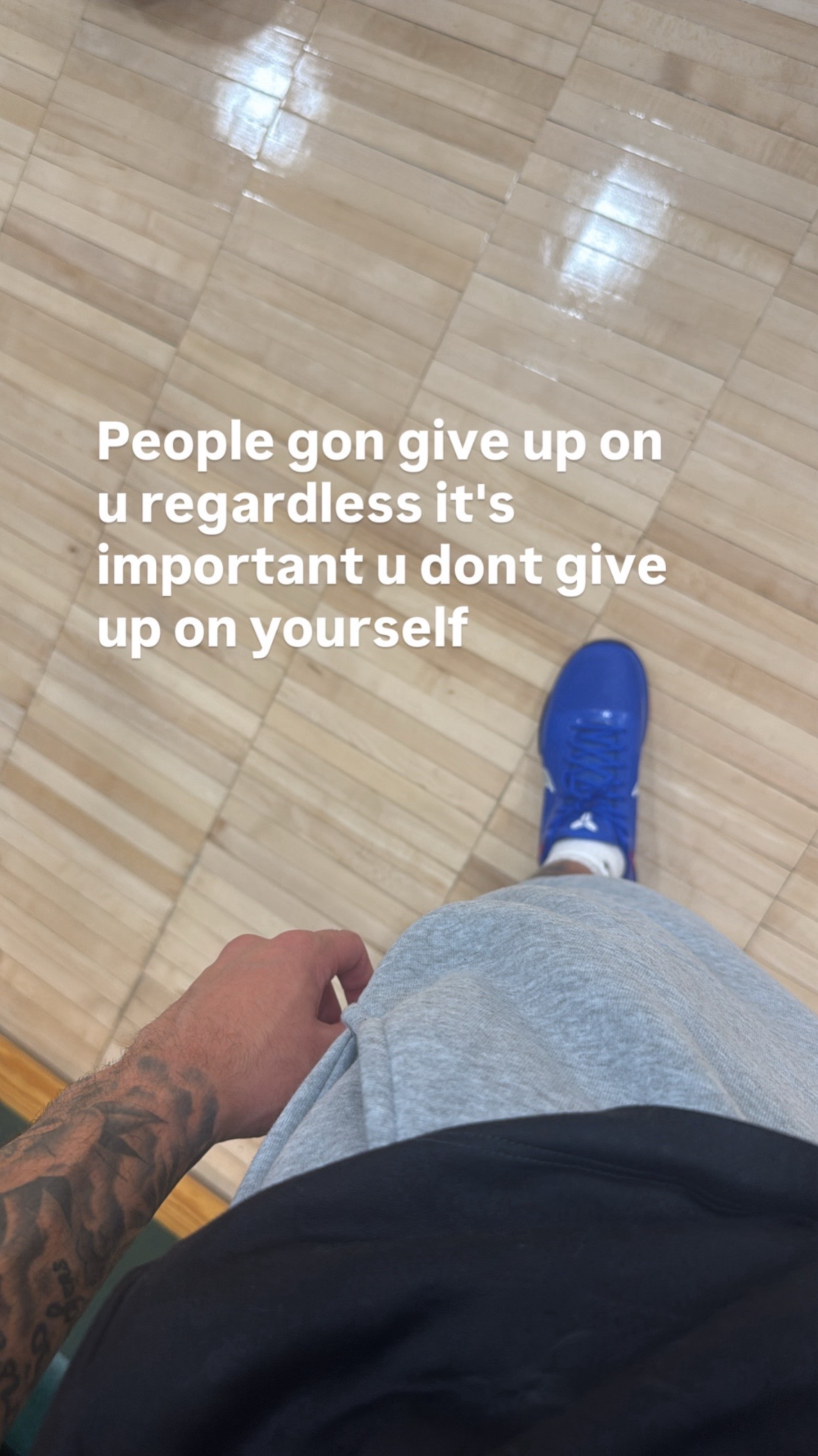 @️
