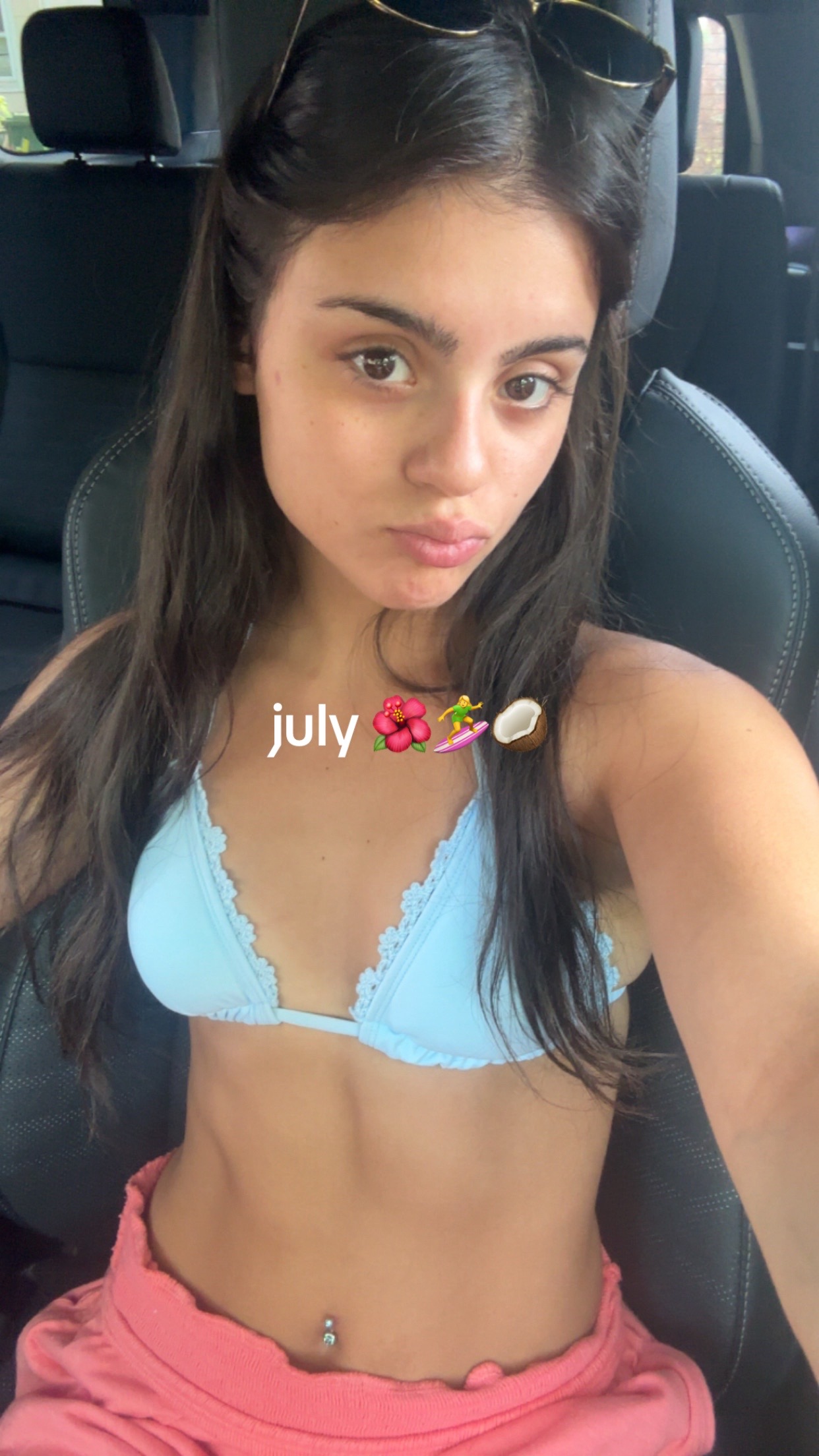 @fashionista