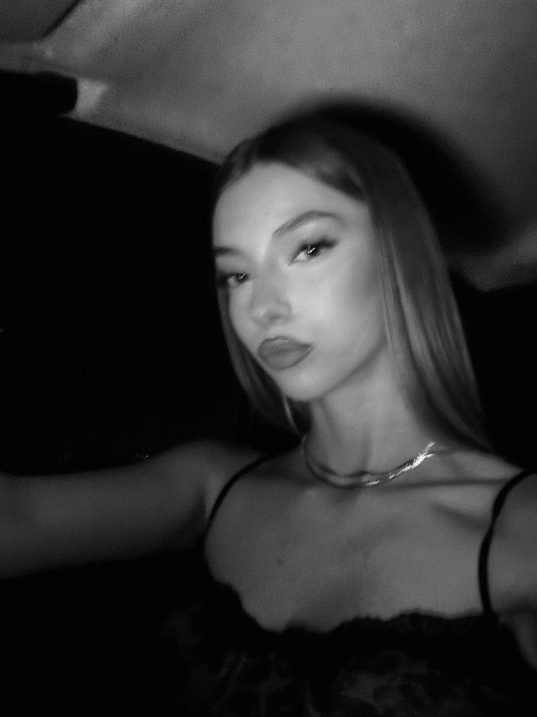 @Giuliana Cassar&aacute;