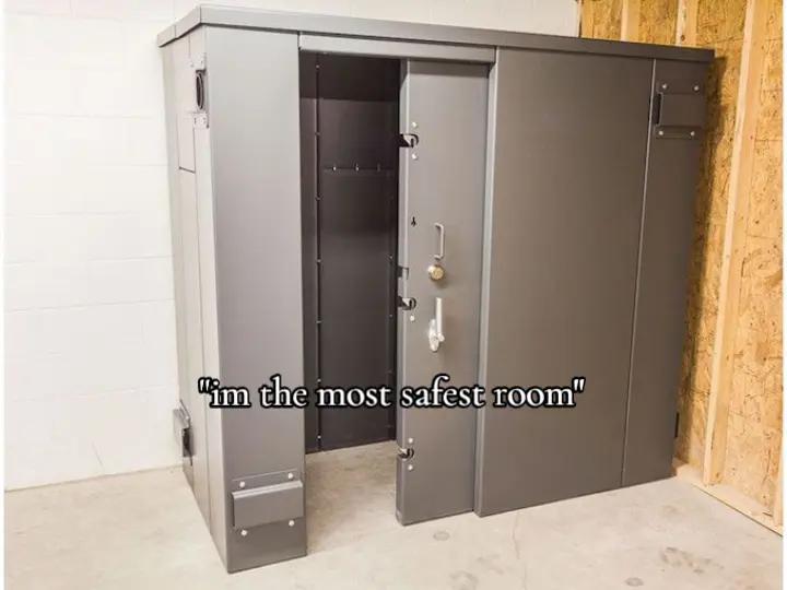 @☬