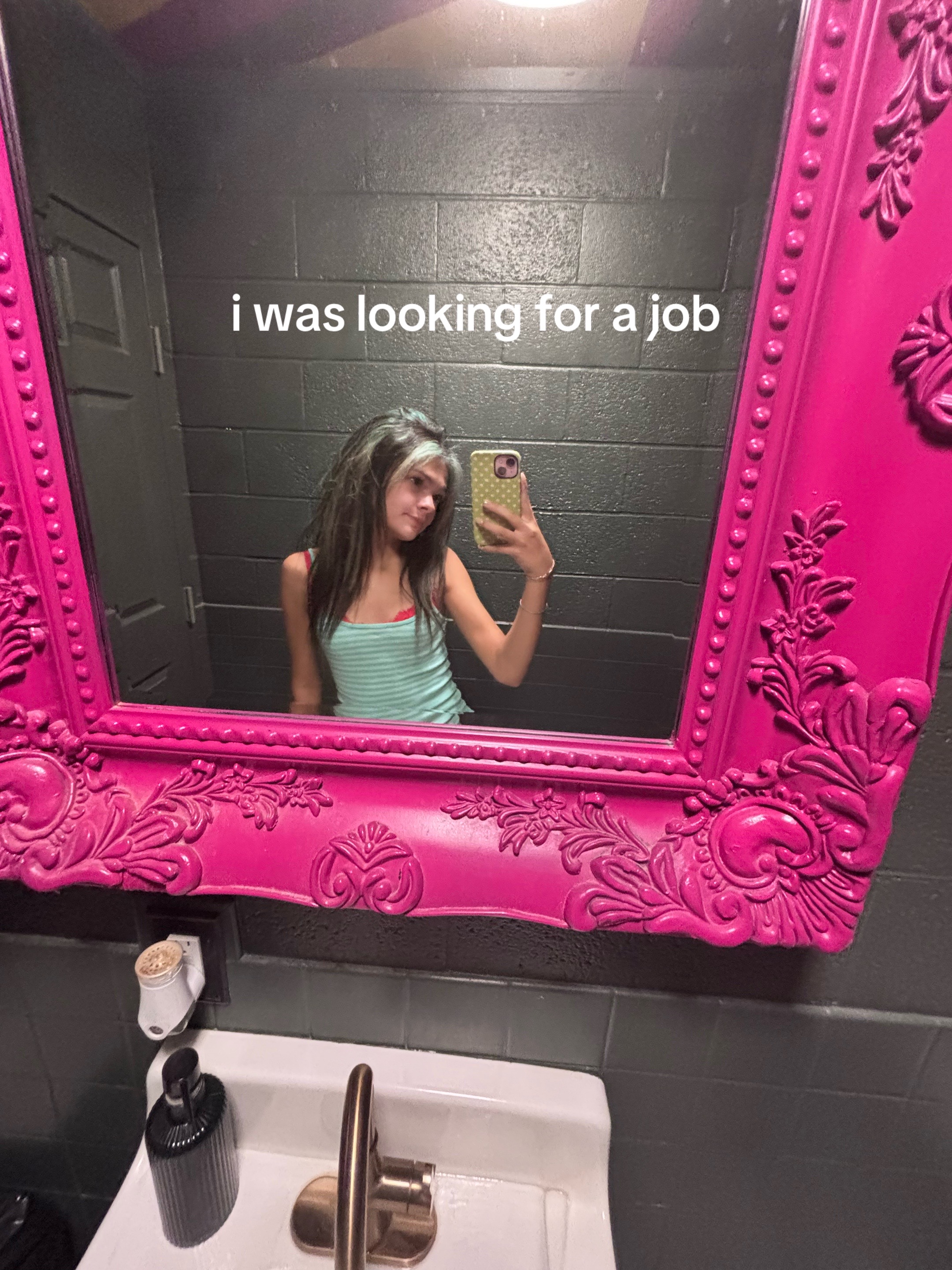 @🦄